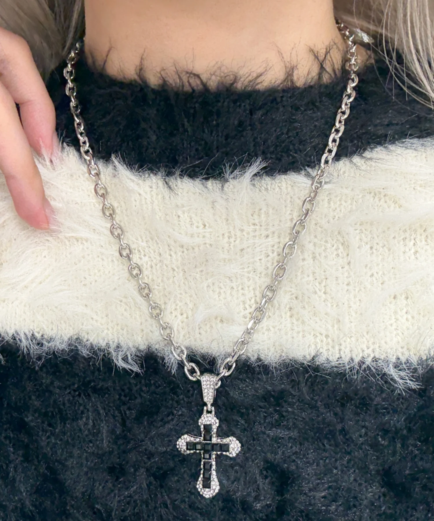 Lクロスビジューネックレス - Image 8