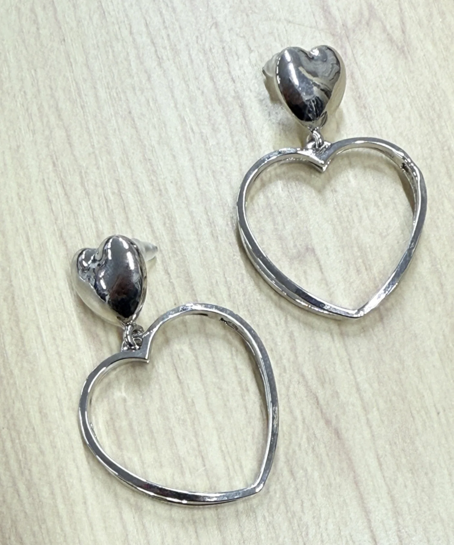 LBIGモチーフピアス - Image 4