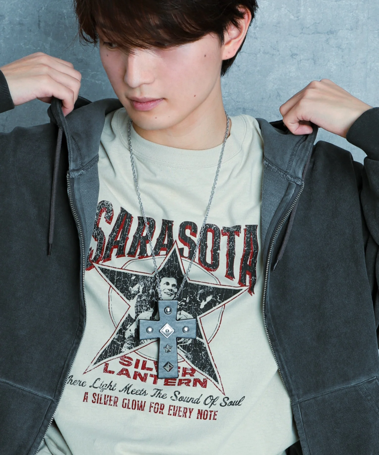 MPUスタッズクロスネックレス - Image 7