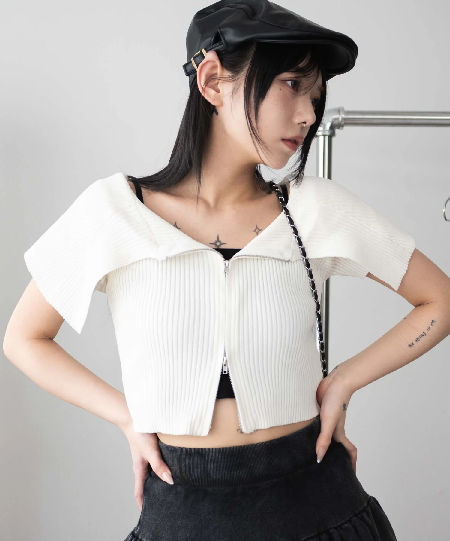 オフショルダブルジップニット - Image 8