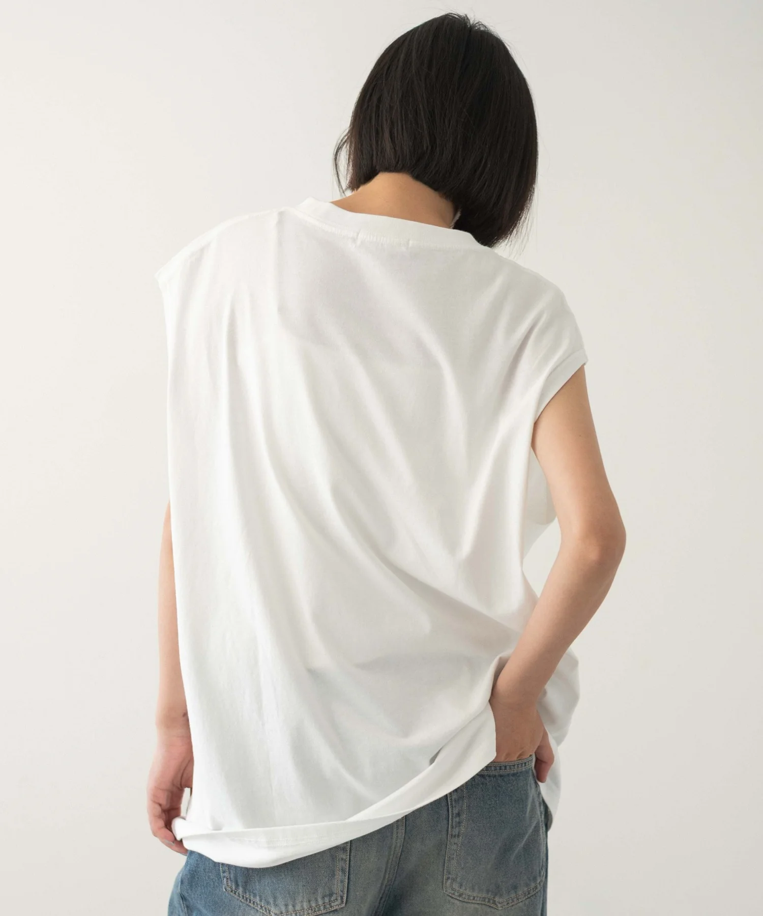 スリーブレスコットンT - Image 17