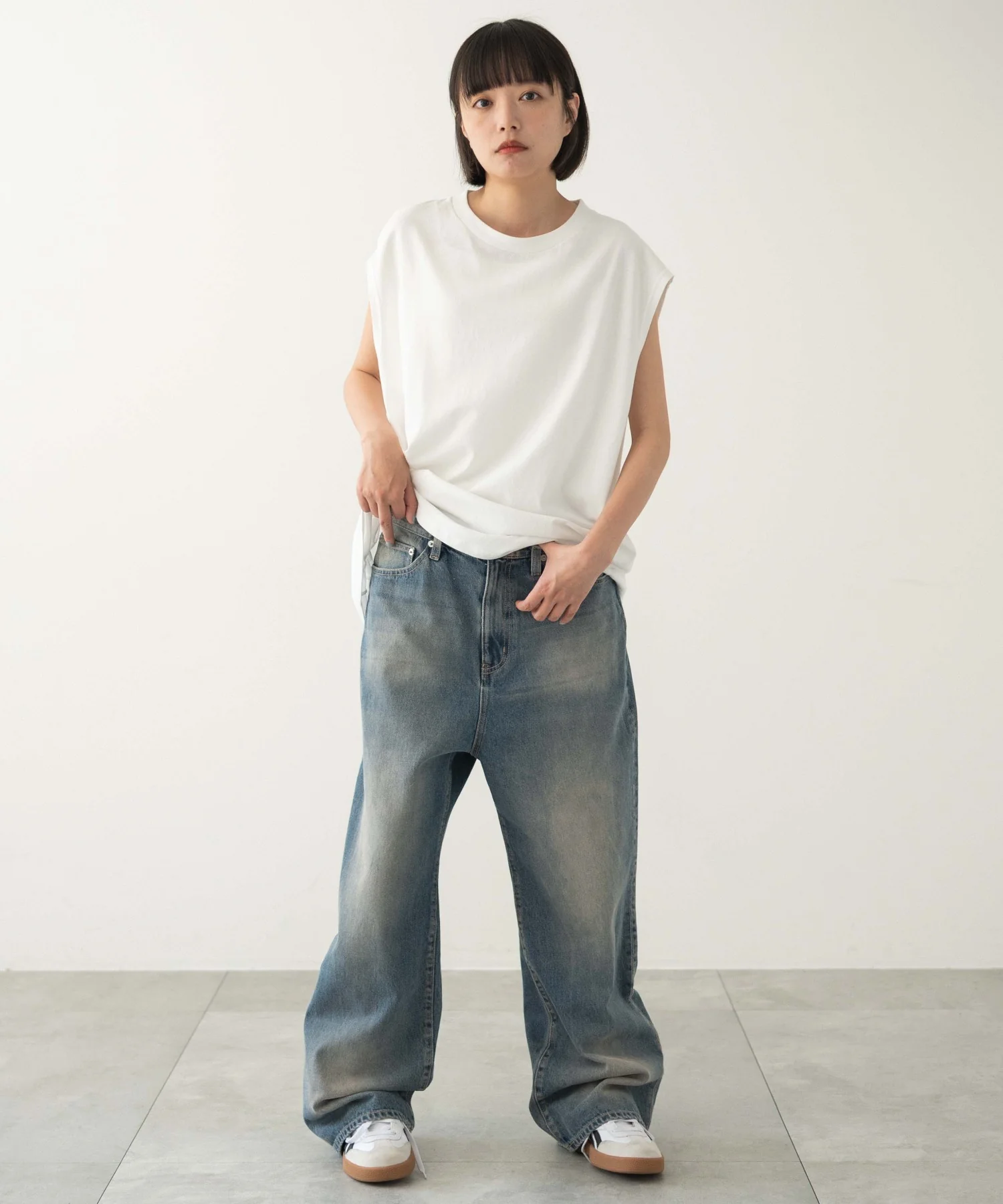 スリーブレスコットンT - Image 18