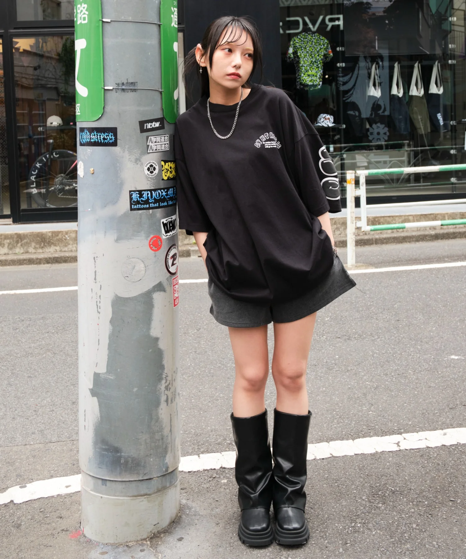 アクセ付きストレートロゴT（SS） - Image 8