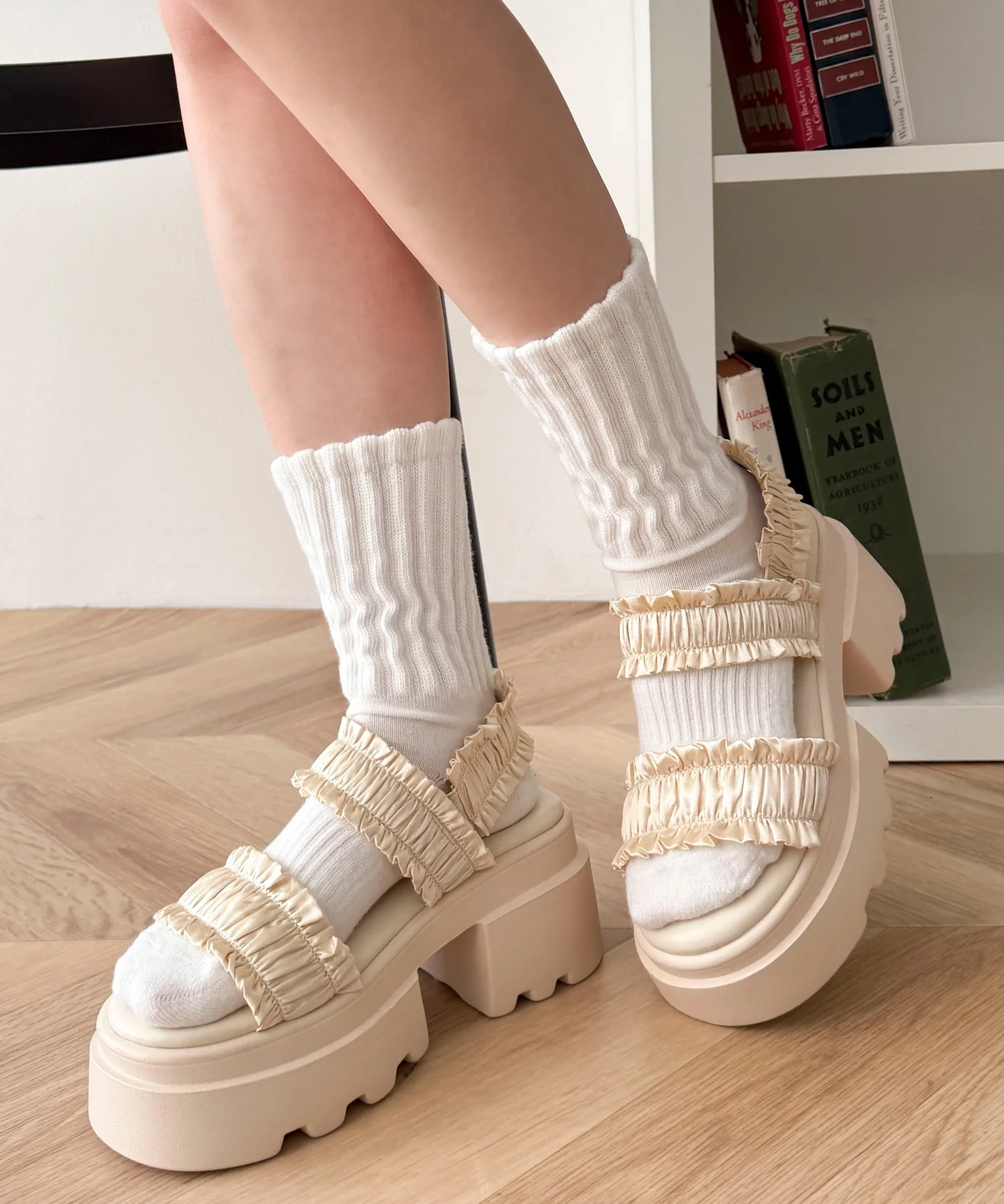 厚底フリルギャザーサンダル - Image 18