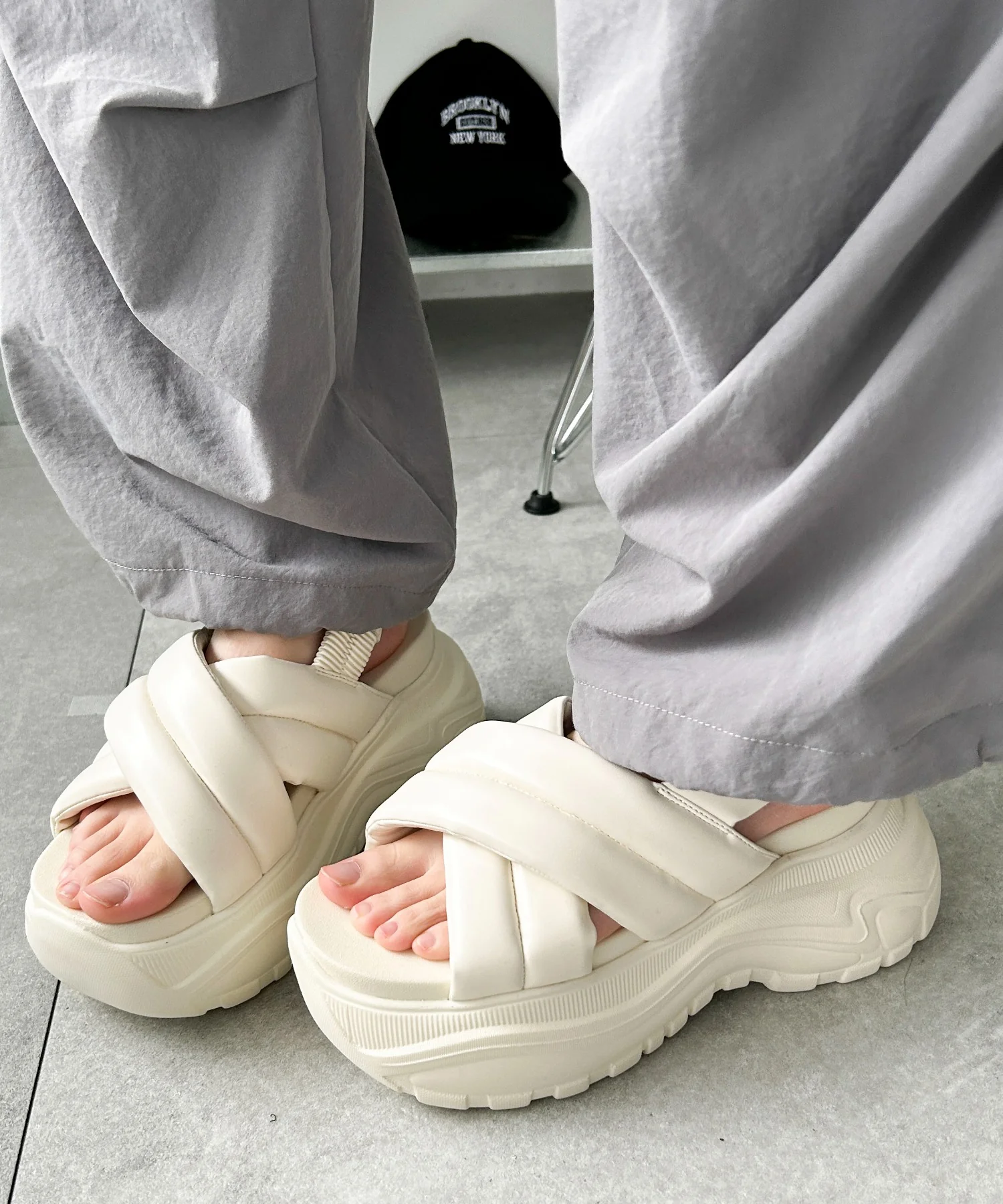 パテッドクロス厚底サンダル - Image 9