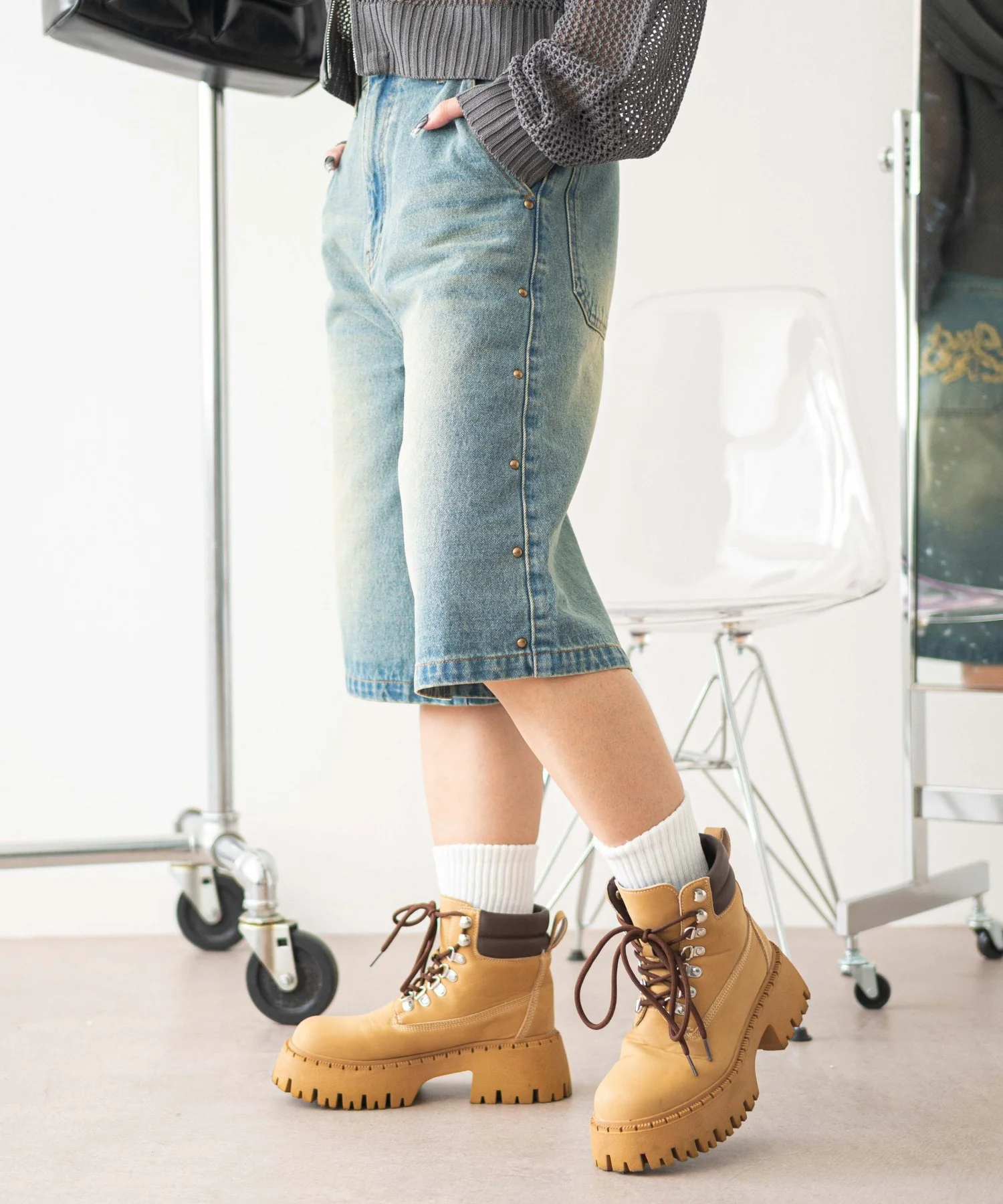 ロゴスタッズハーフパンツ - Image 10