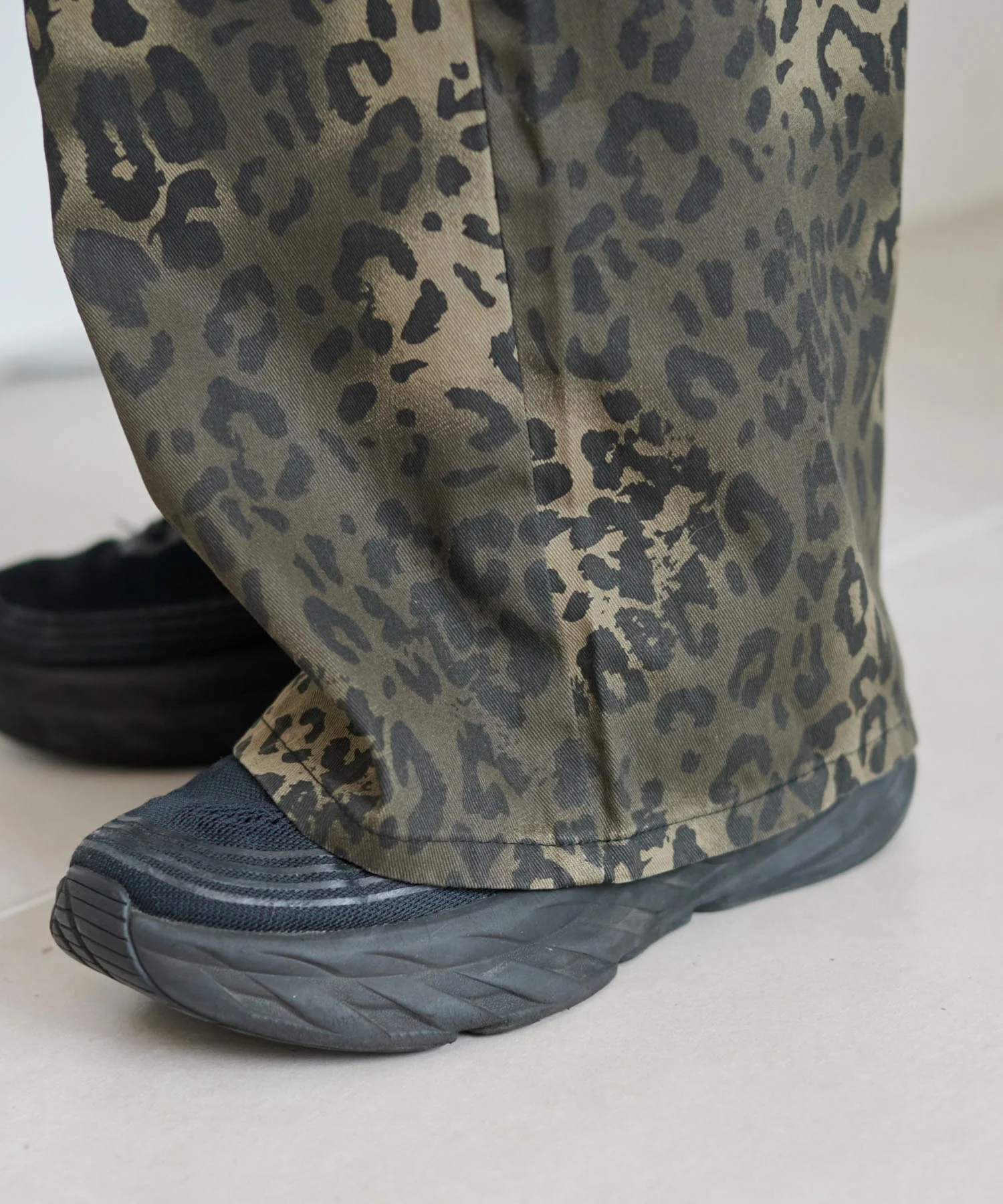 レオパードワイドストレートパンツ - Image 6