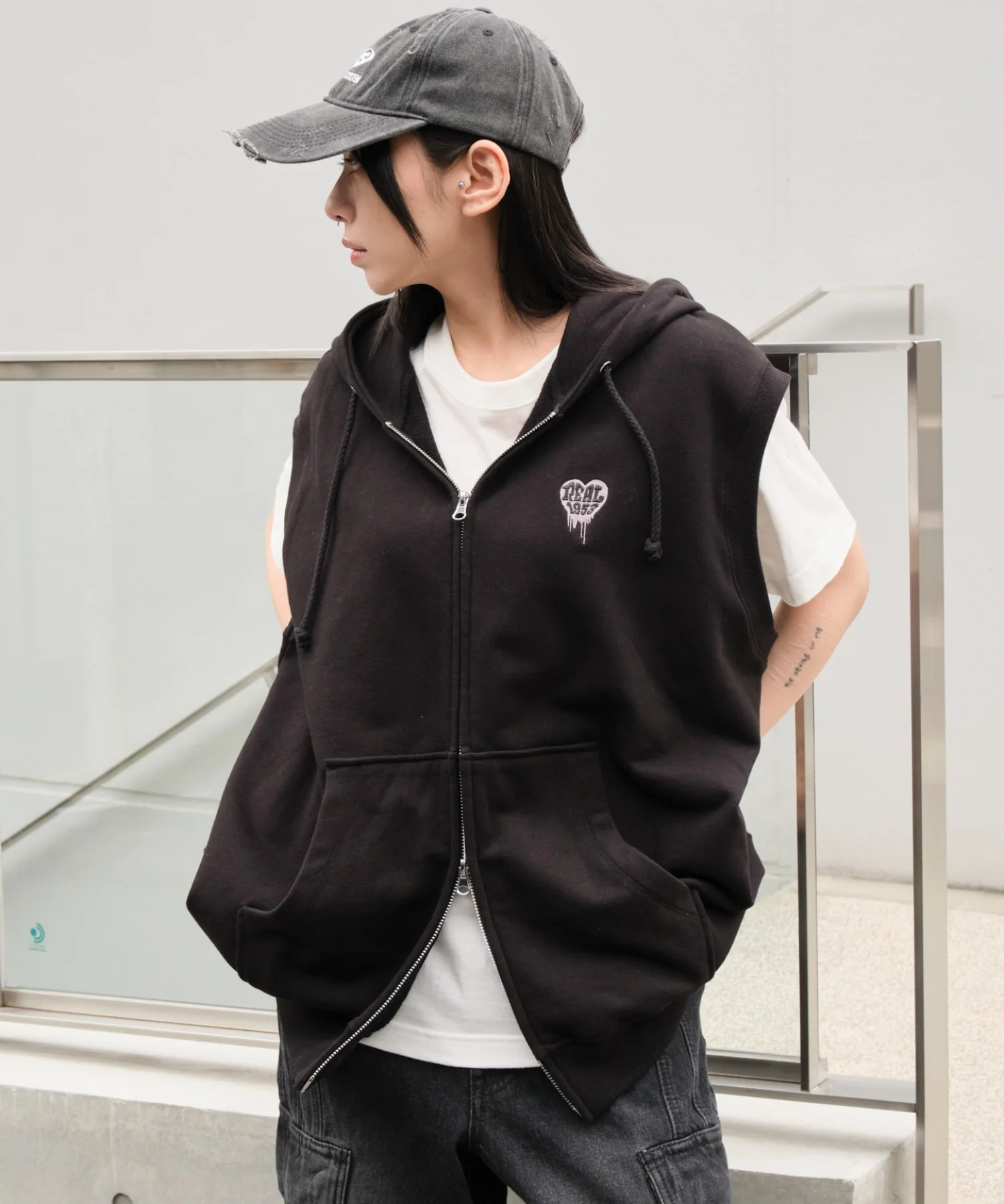 ワンポイントノースリジップパーカー - Image 19