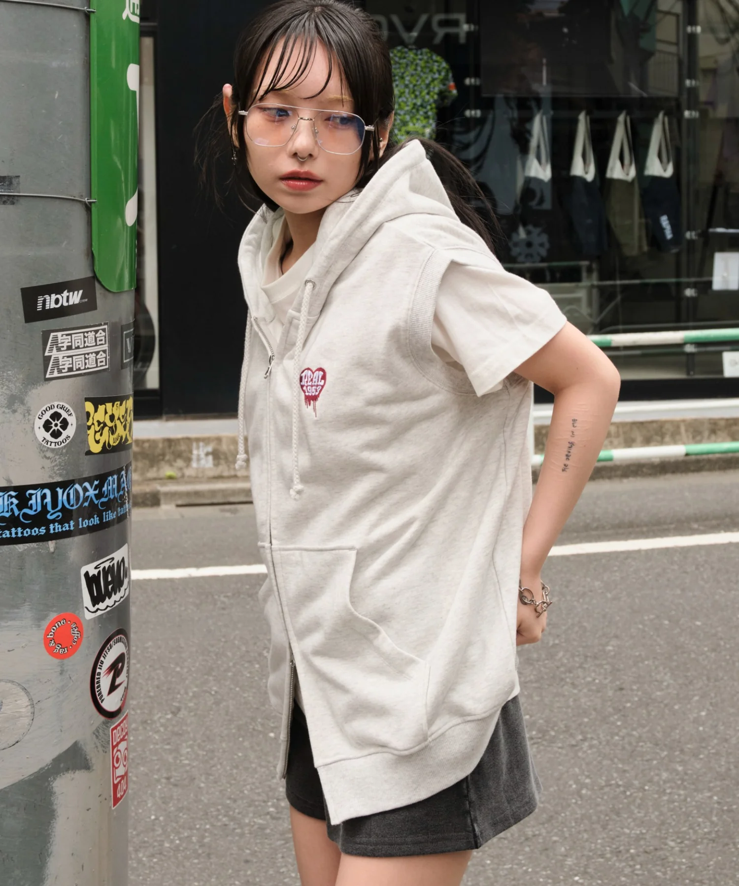 ワンポイントノースリジップパーカー - Image 22