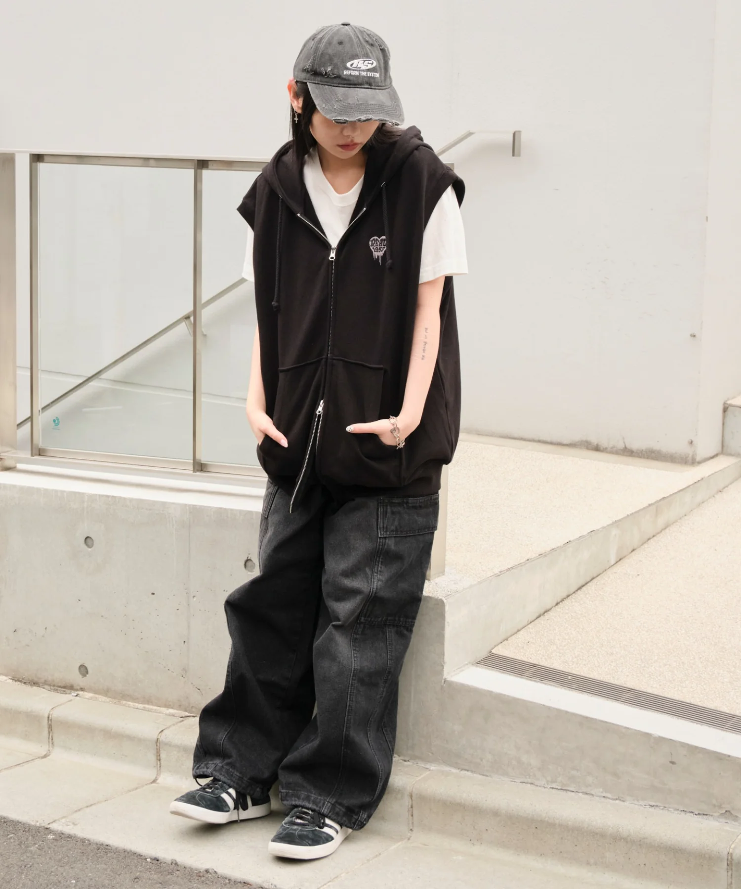 ワンポイントノースリジップパーカー - Image 4