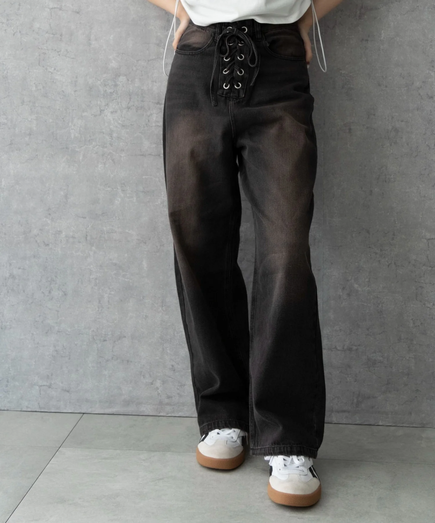 レースアップデニムパンツ - Image 14