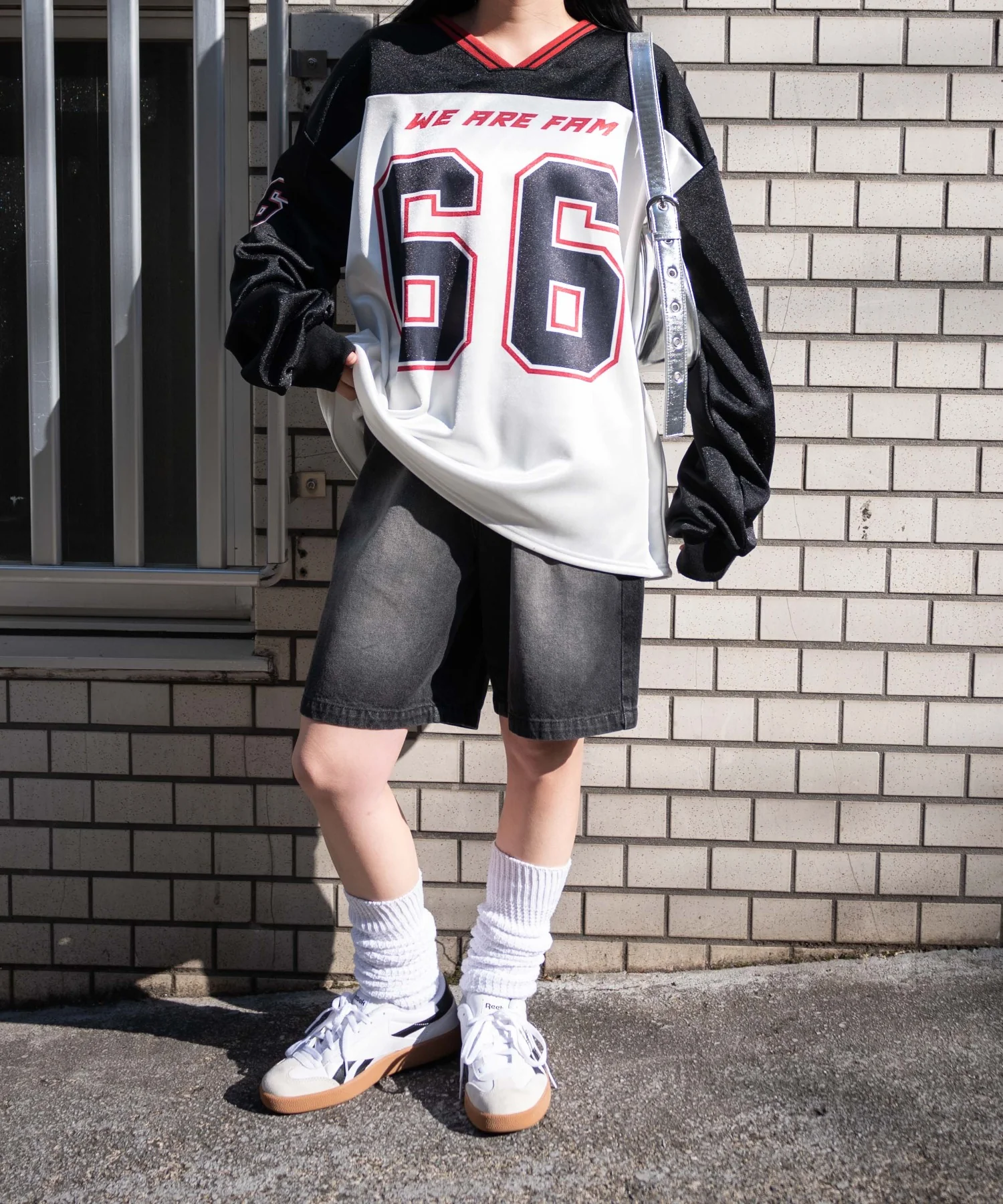 VネックナンバリングサテンBIGスウェット - Image 3