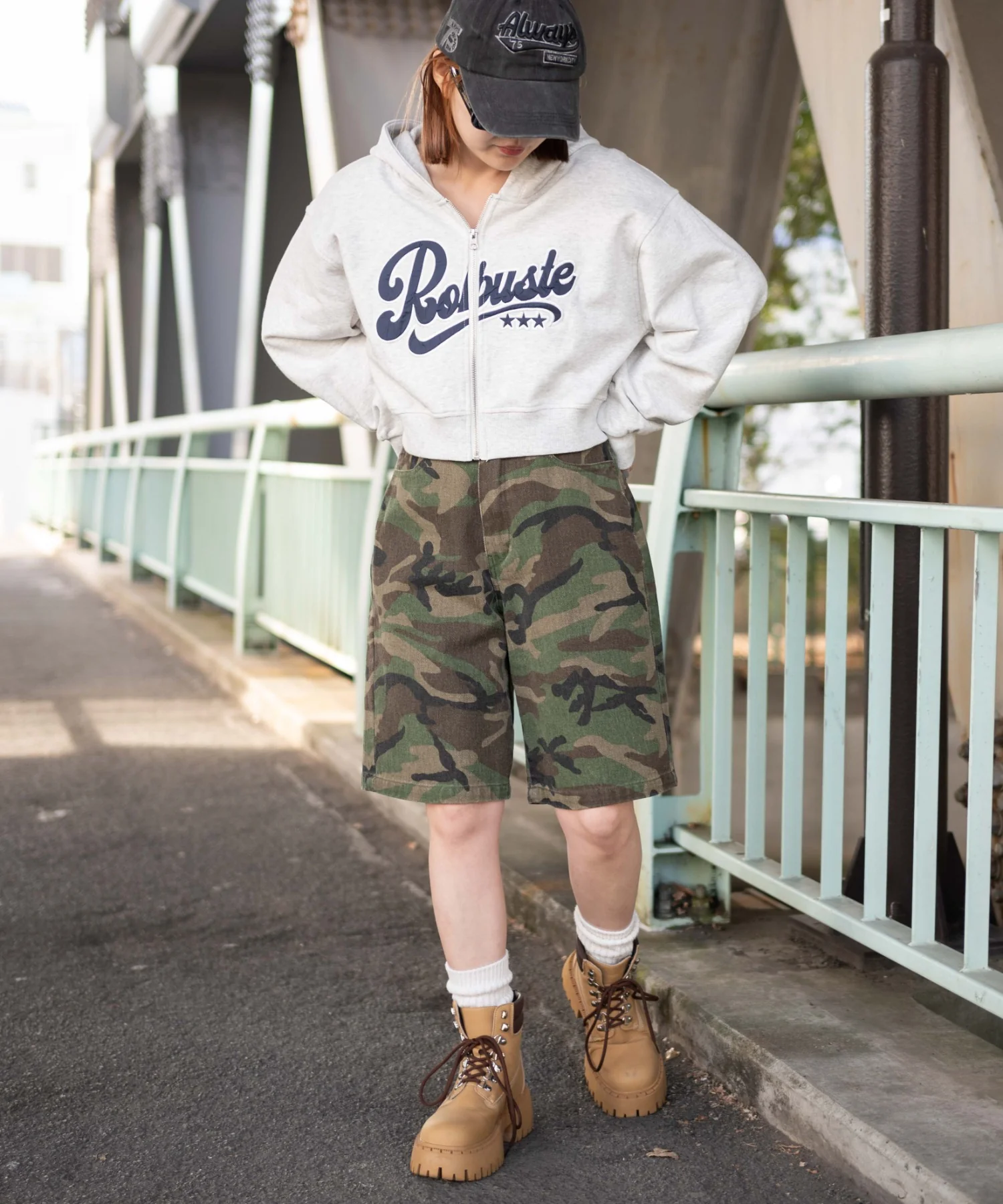 ロゴジップショートパーカー - Image 11