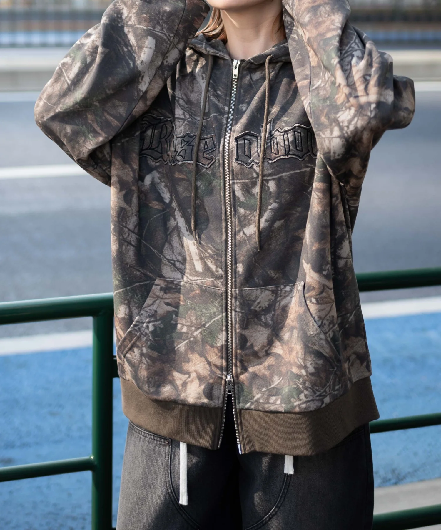 リアルツリーカモフラBIGZIPパーカー - Image 9