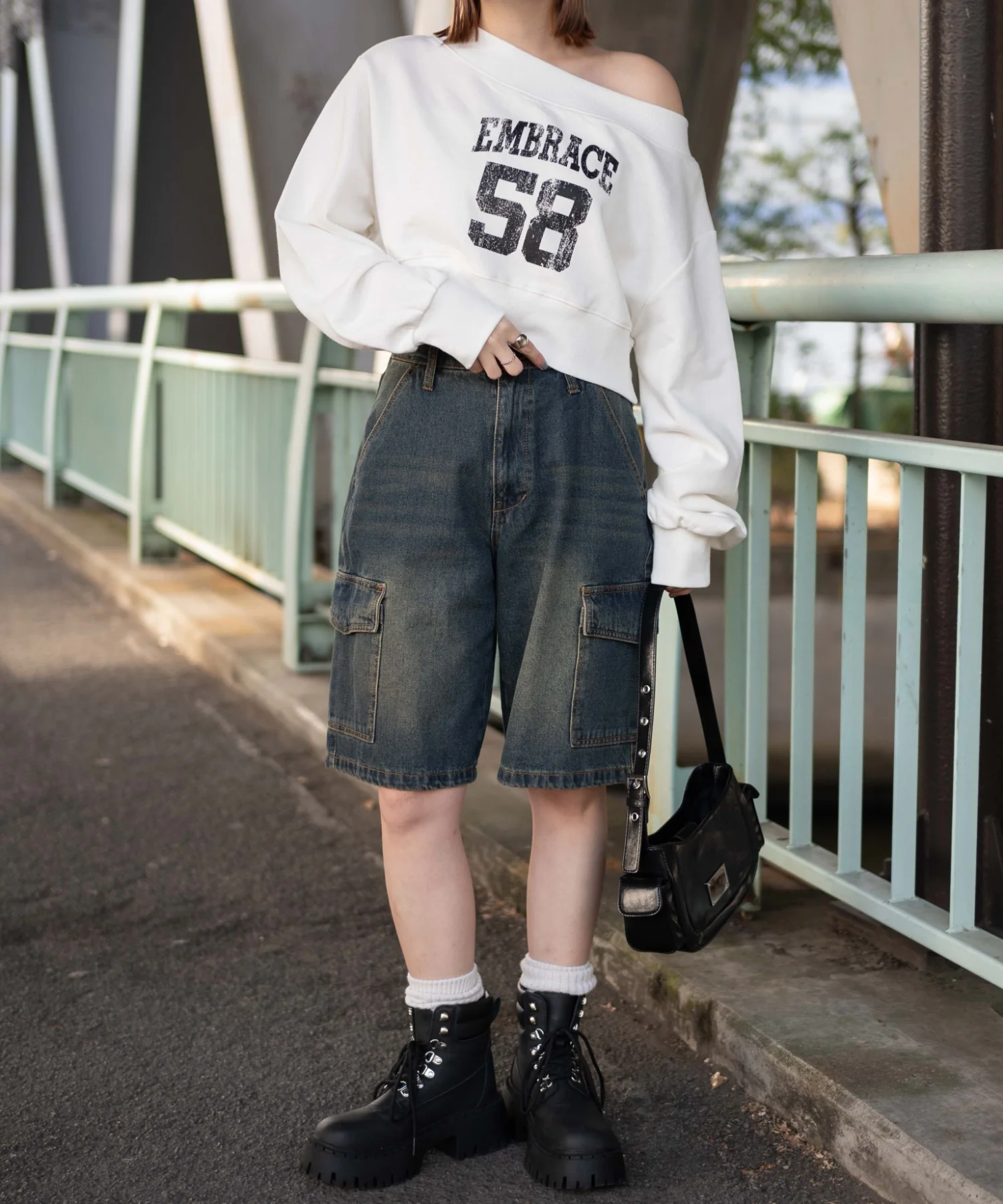 オフショルショートスウェット - Image 12