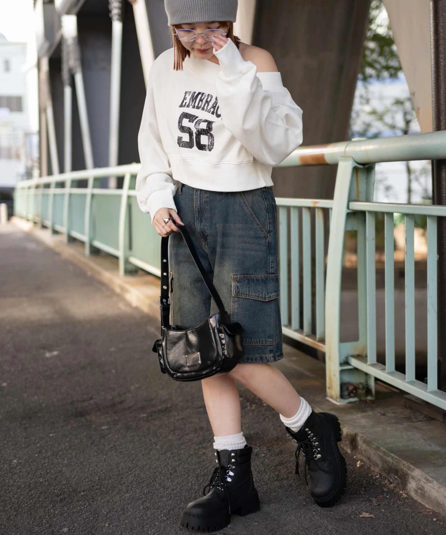 オフショルショートスウェット - Image 3