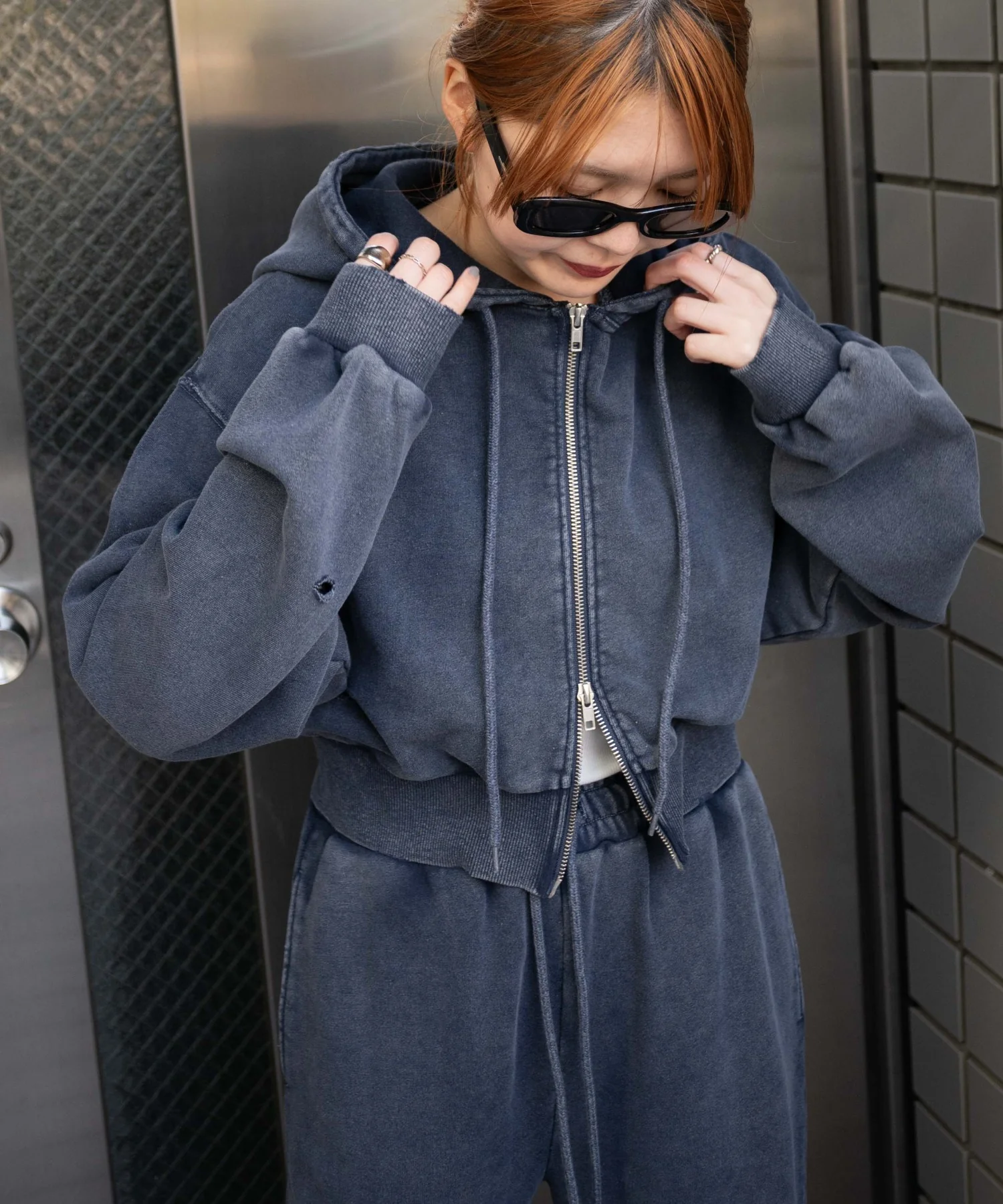 ダメージショートジップパーカー - Image 17