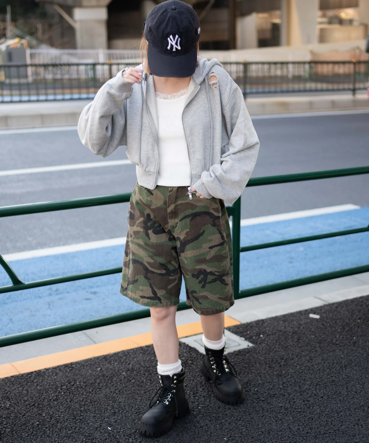 ダメージショートジップパーカー - Image 6