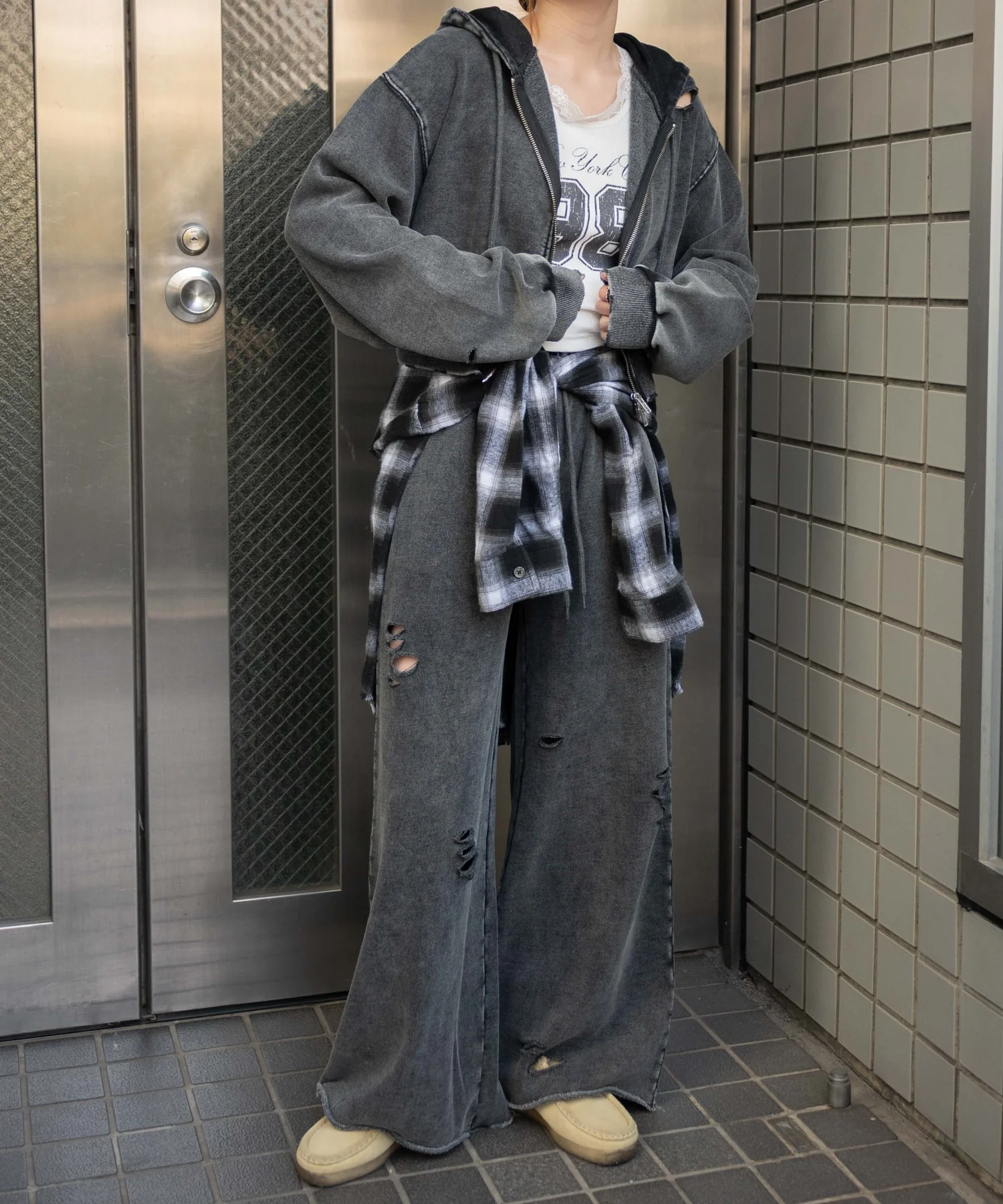 ダメージスウェットワイドパンツ - Image 24