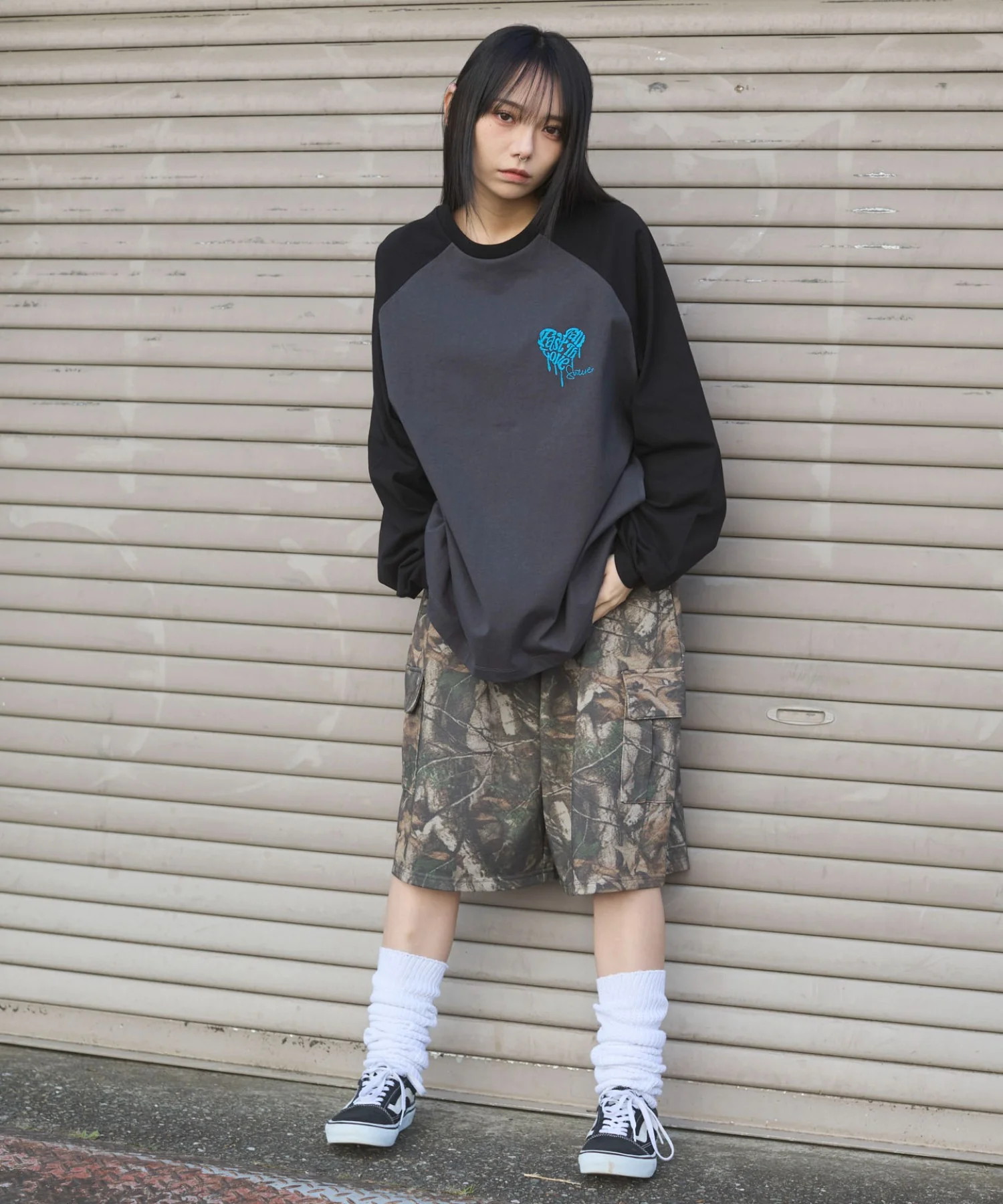 ラグランハートグラフィックT（LS） - Image 25