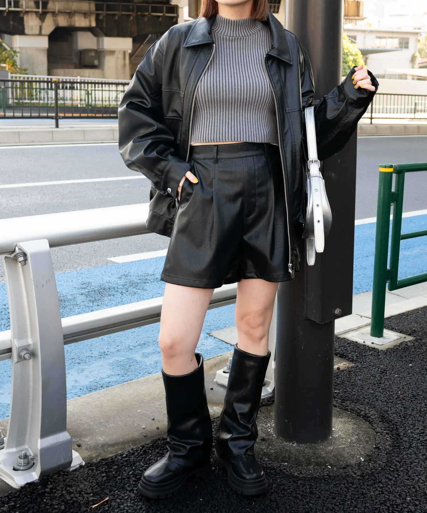 ヴィンテージライク合皮ショートパンツ - Image 8