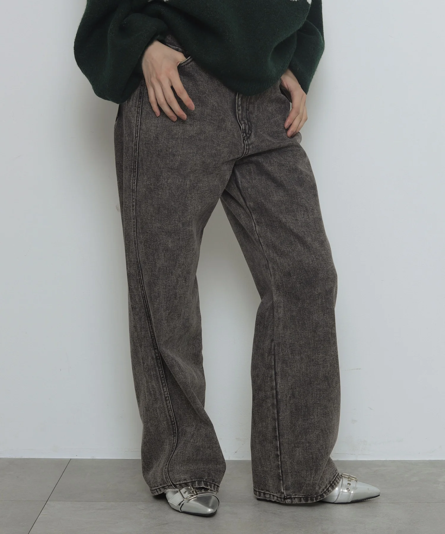 ストレートデニムパンツ - Image 2