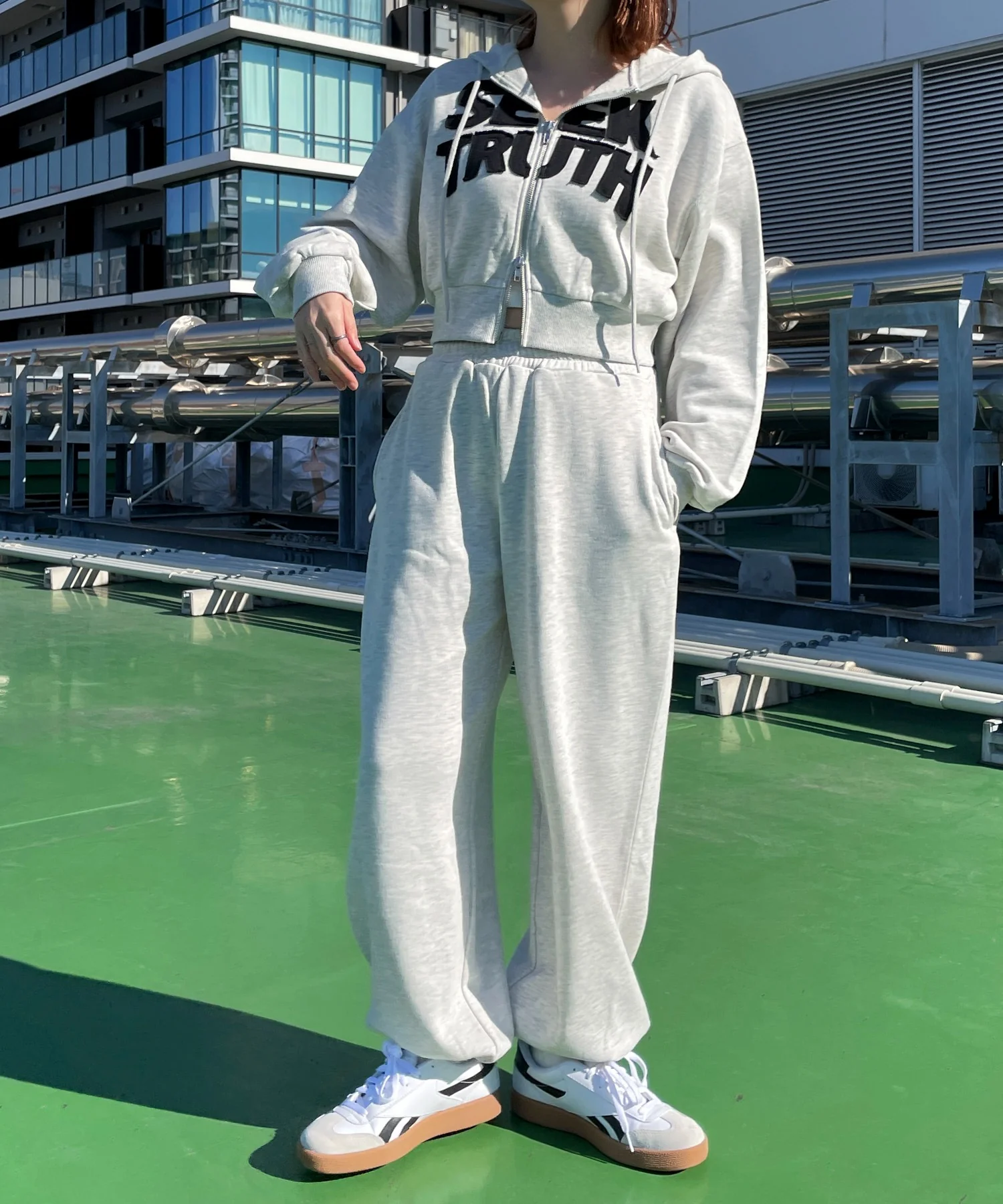 ヒップロゴスウェットパンツ - Image 16