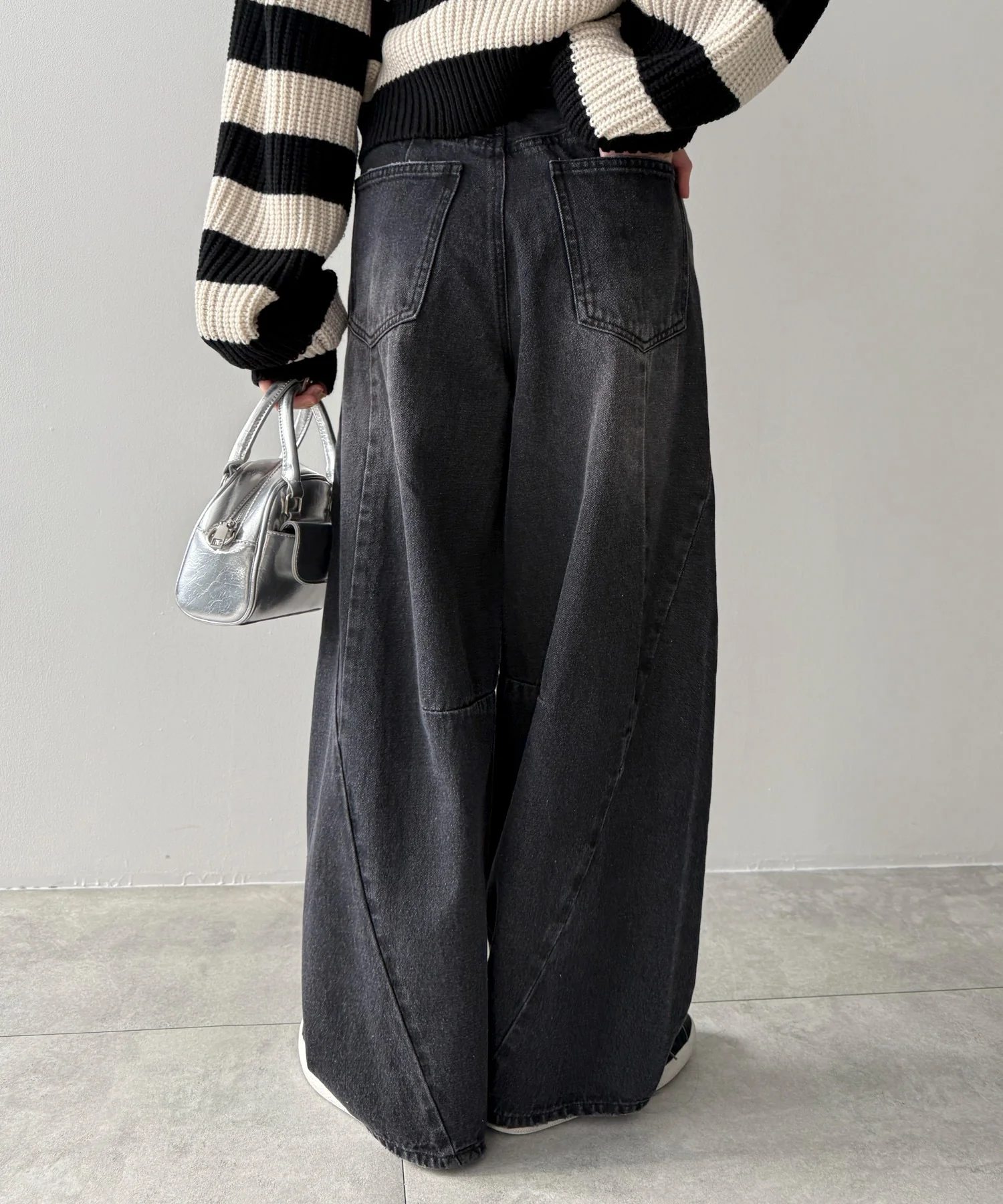 カーブラインバレルレッグデニムパンツ - Image 12