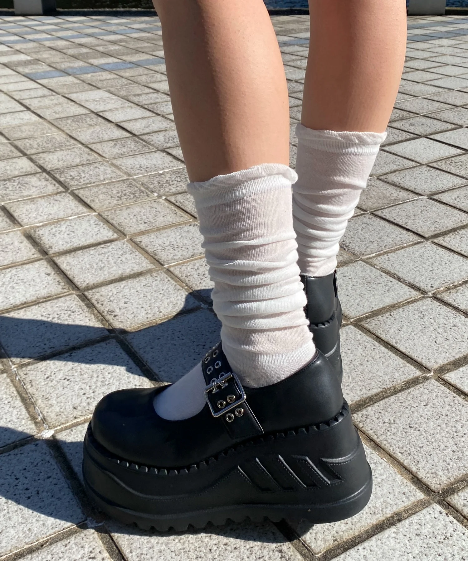 厚底ハトメワンストラップシューズ - Image 2