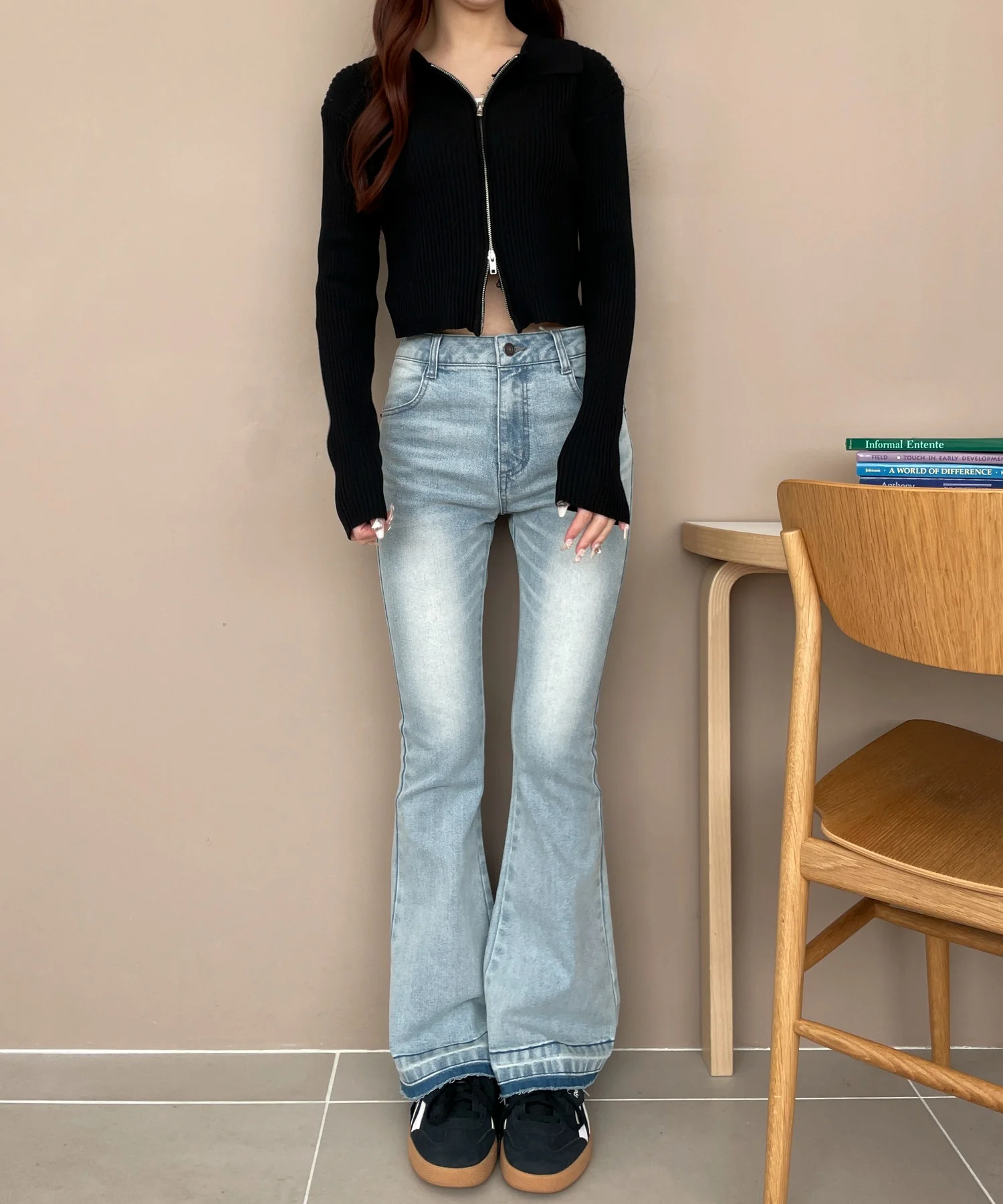 ローライズフレアデニムパンツ - Image 11