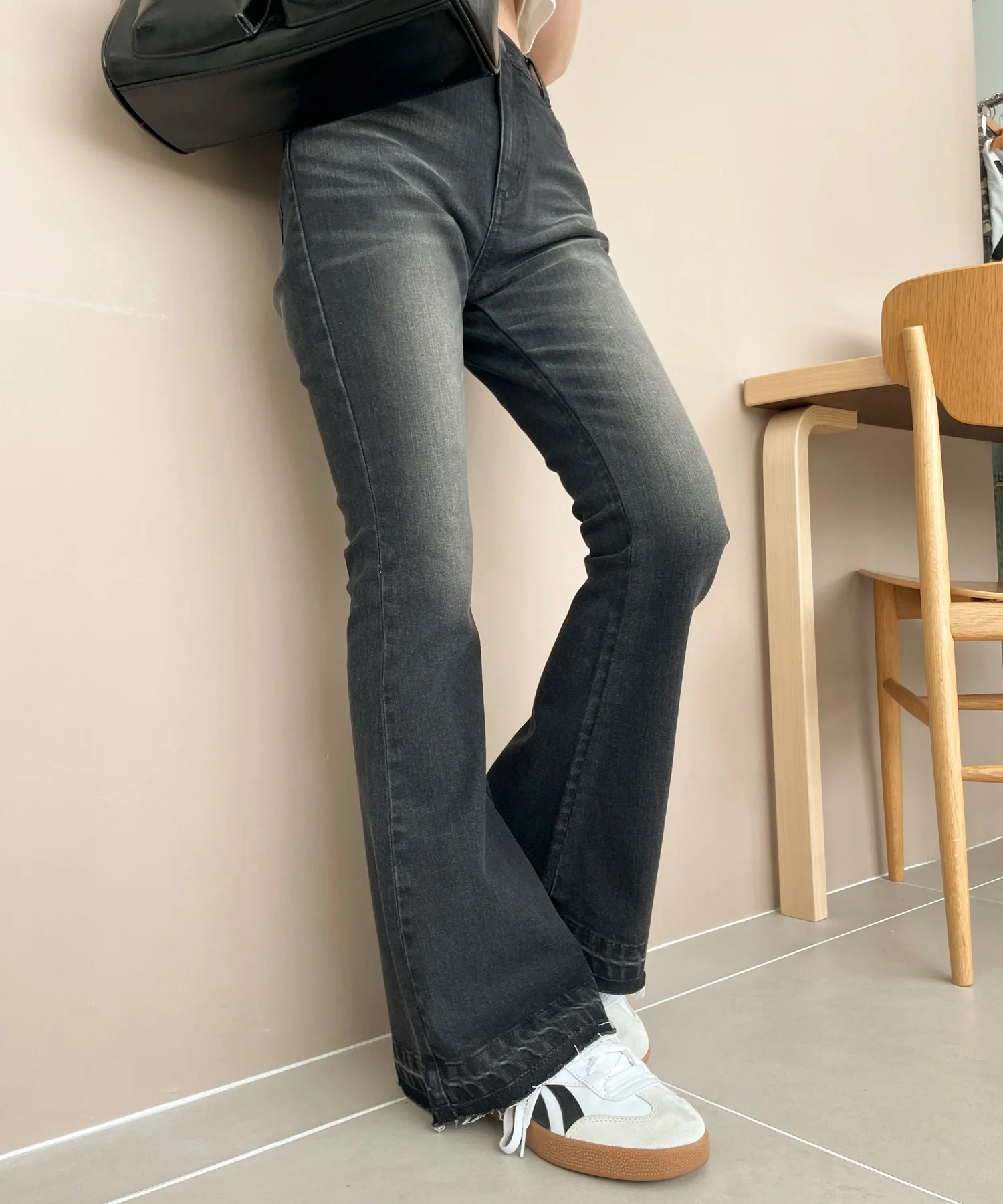 ローライズフレアデニムパンツ - Image 2