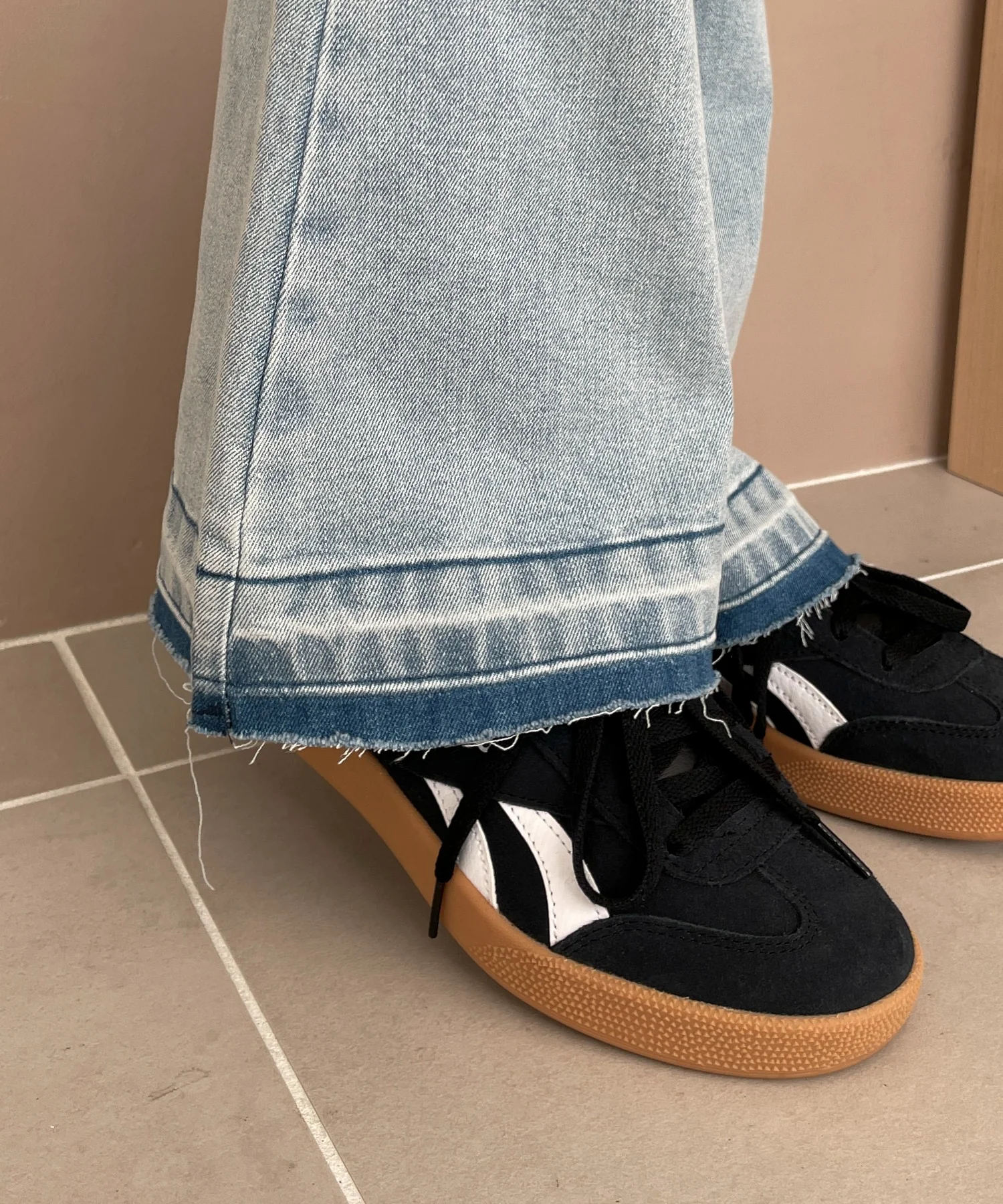 ローライズフレアデニムパンツ - Image 7