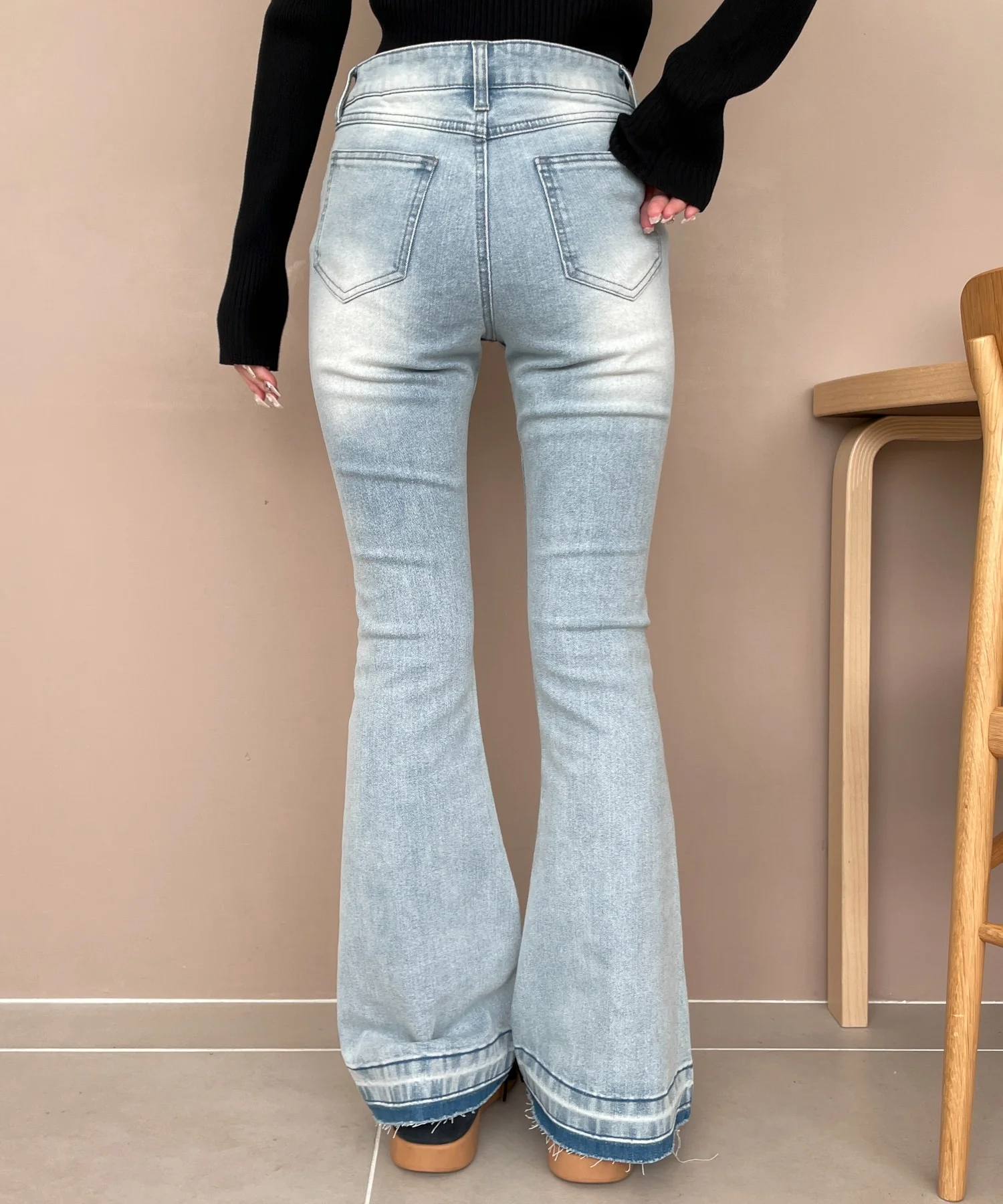ローライズフレアデニムパンツ - Image 9