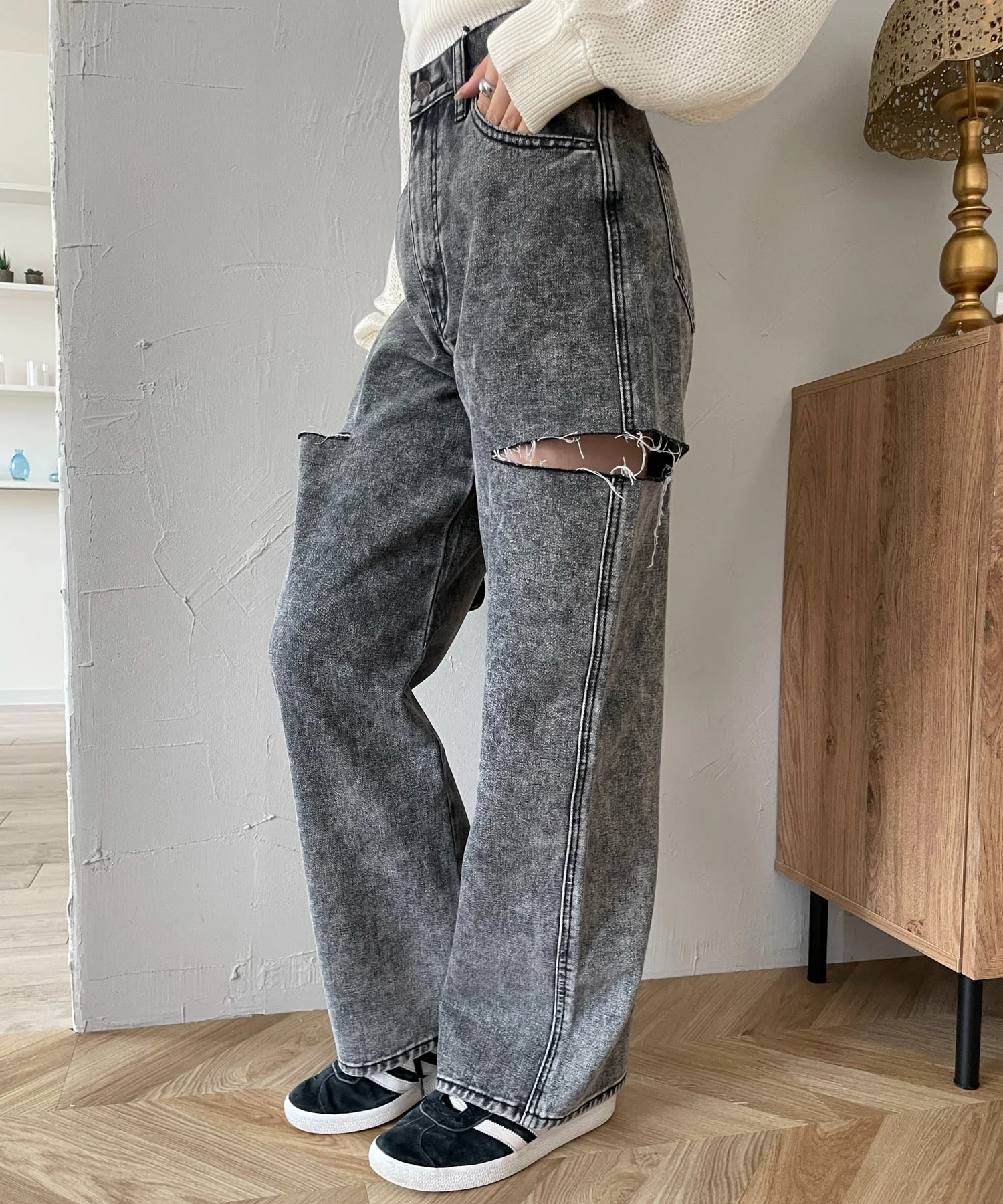 サイドカットデニムストレートパンツ - Image 2