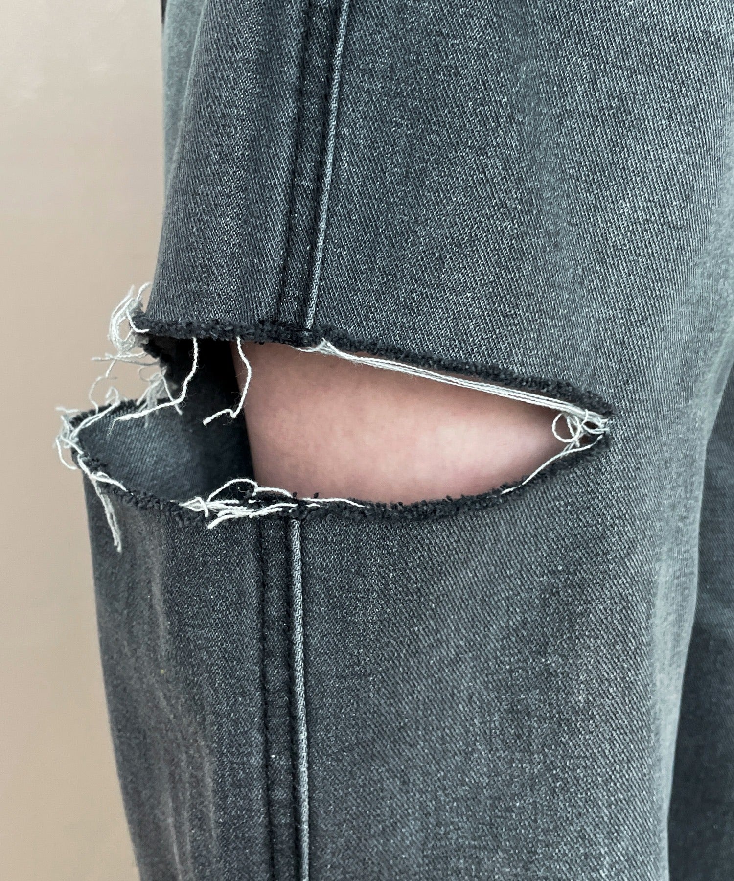 サイドカットデニムストレートパンツ - Image 9