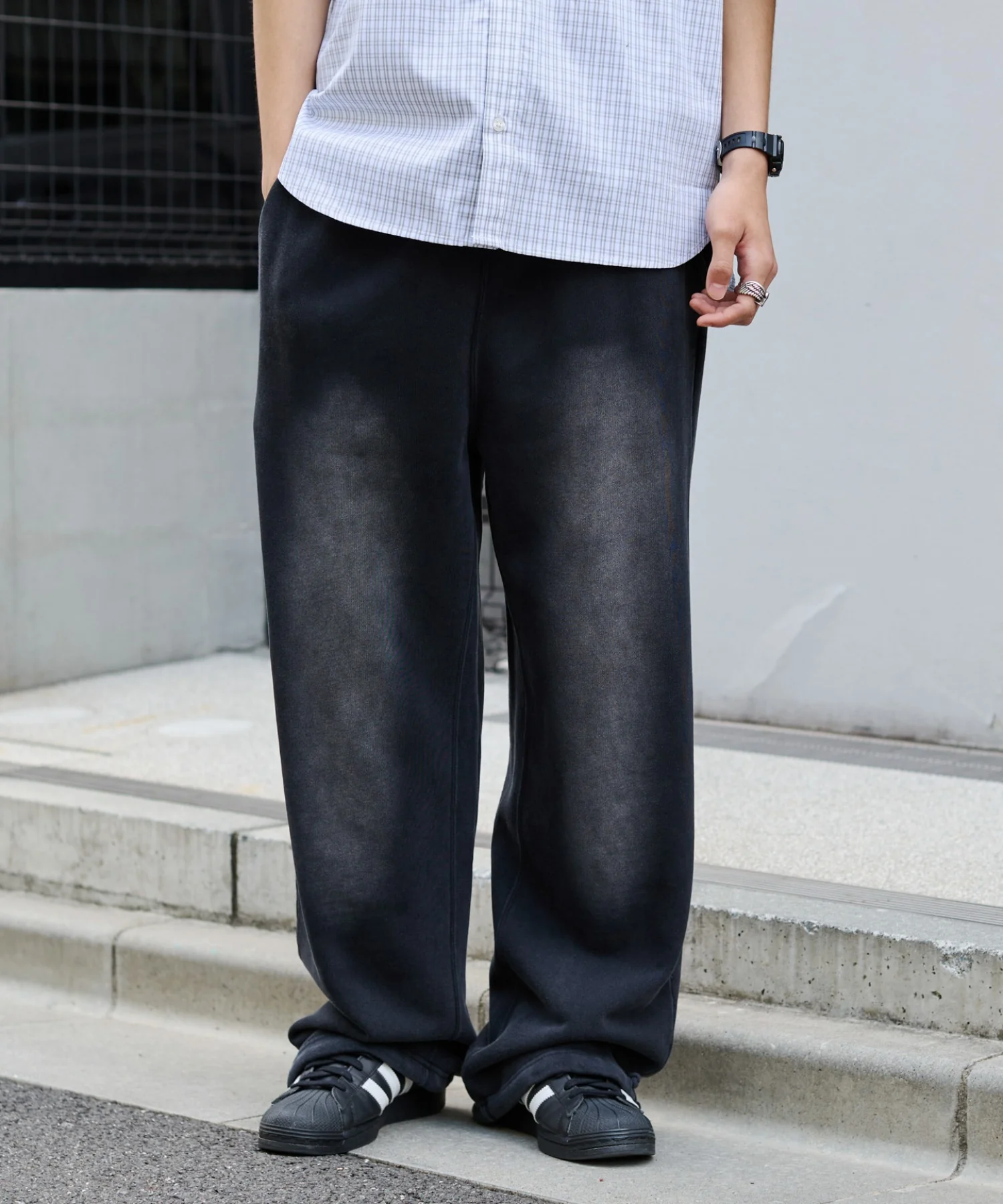 アシッドウォッシュグラフィックスウェットパンツ - Image 16