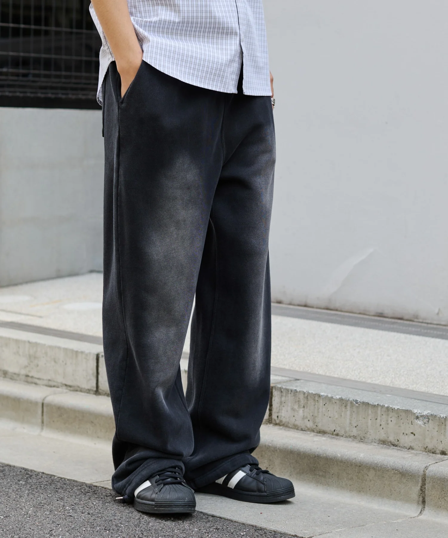 アシッドウォッシュグラフィックスウェットパンツ - Image 17