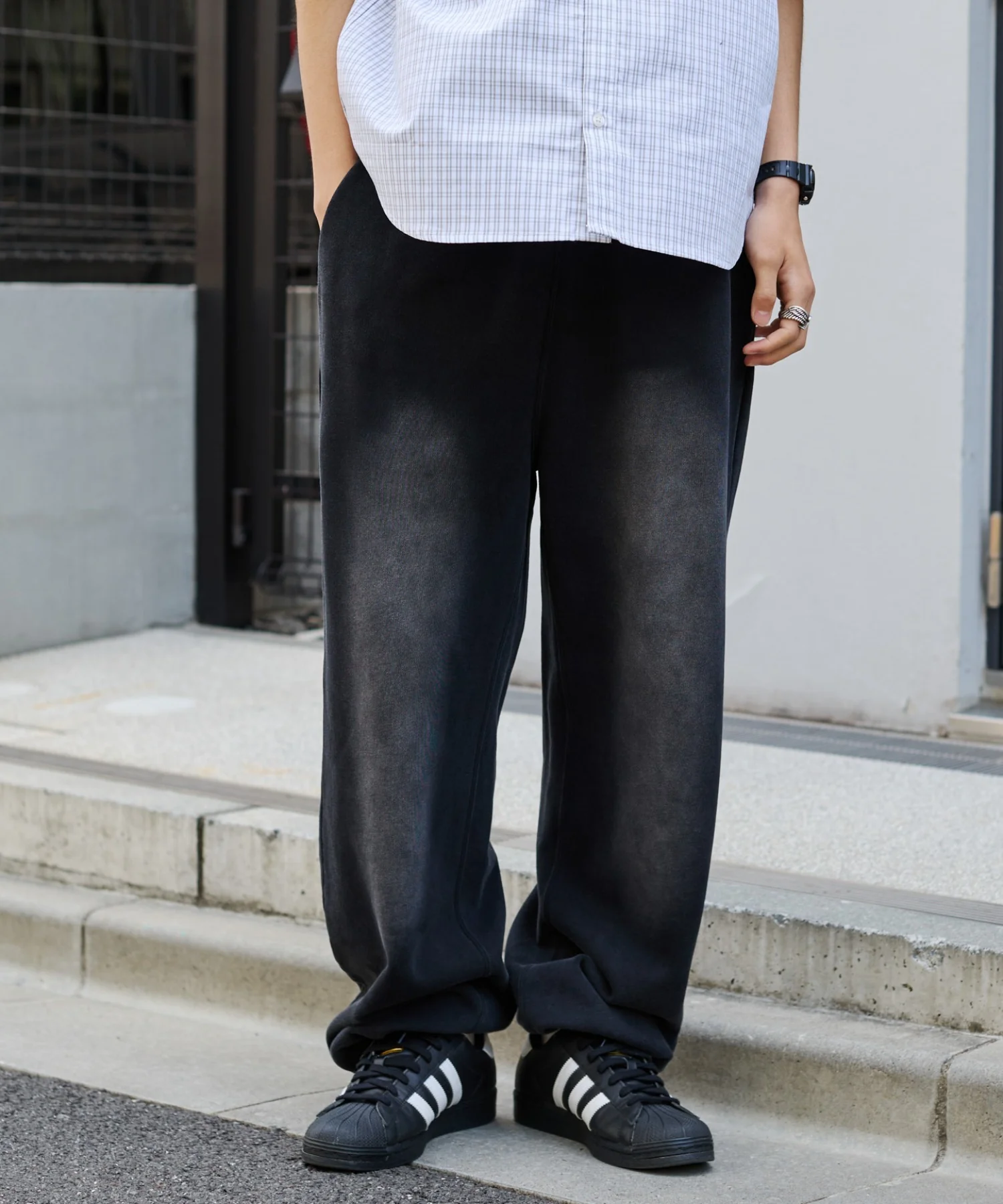 アシッドウォッシュグラフィックスウェットパンツ - Image 19
