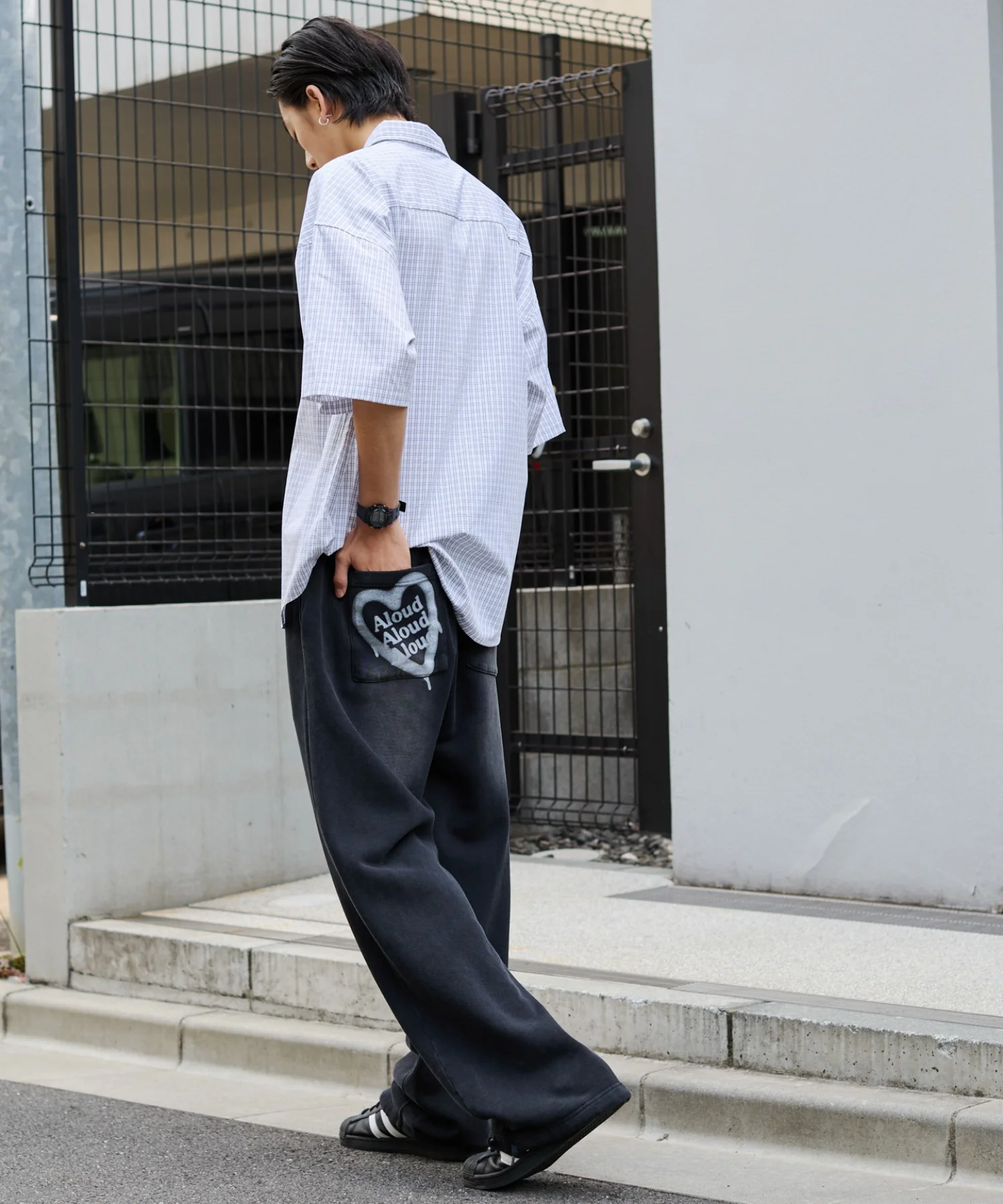 アシッドウォッシュグラフィックスウェットパンツ - Image 21