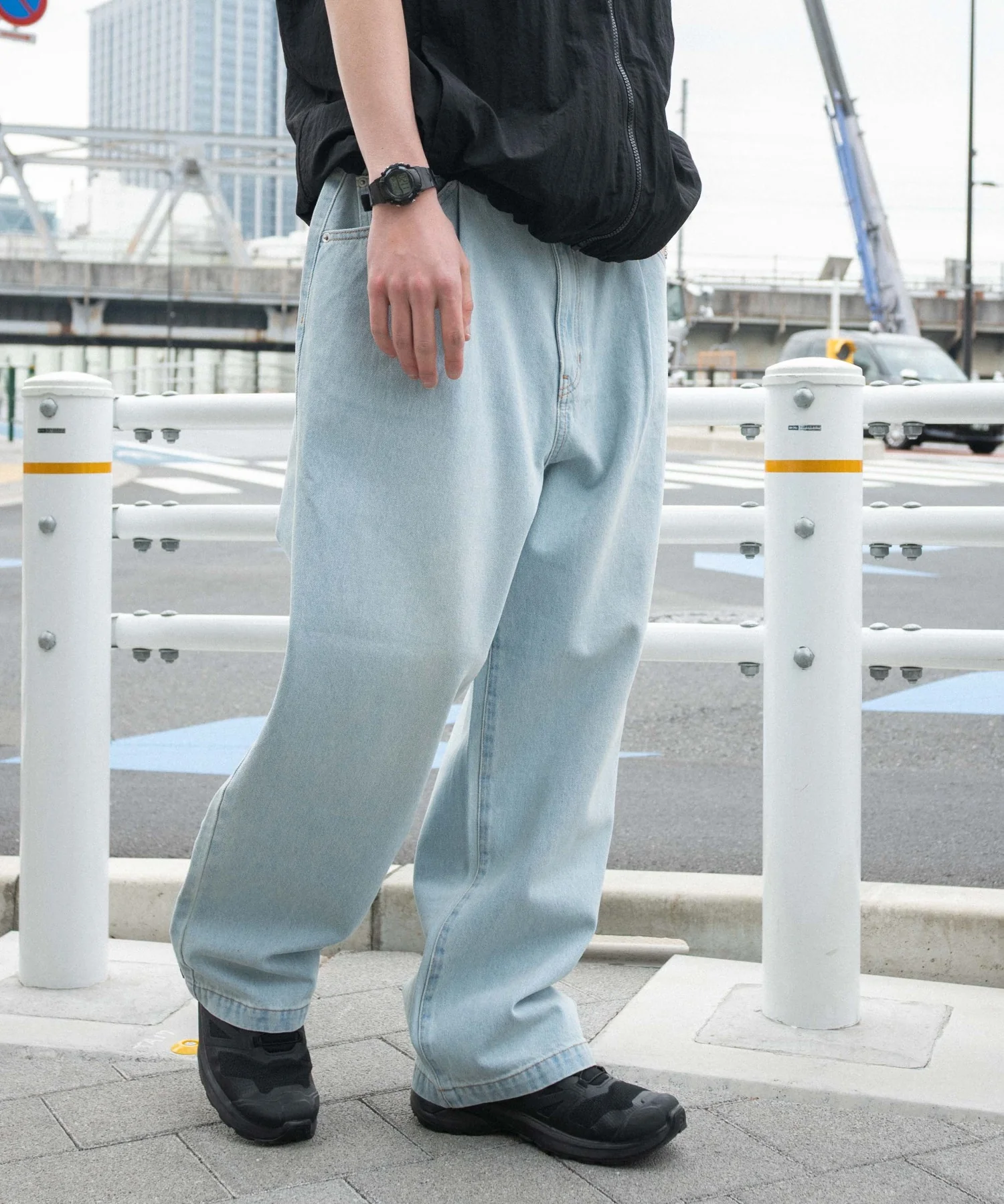 ルーズテーパードデニムパンツ - Image 18
