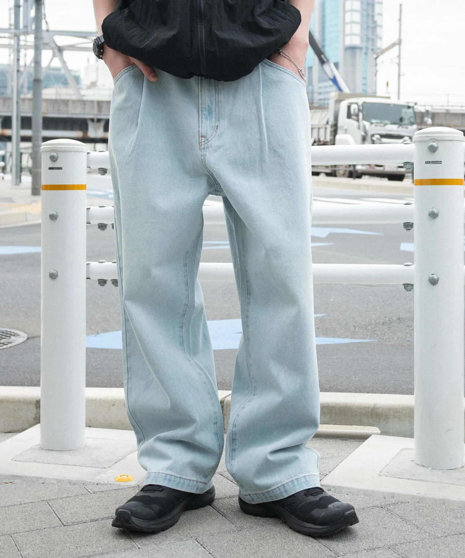 ルーズテーパードデニムパンツ - Image 19
