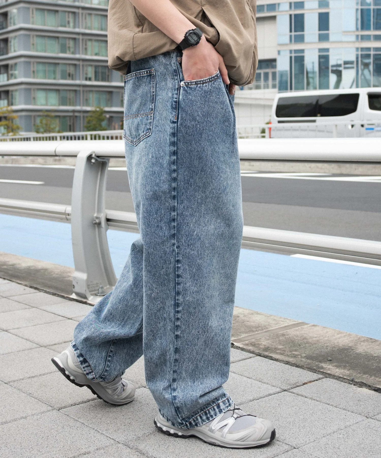 ルーズテーパードデニムパンツ - Image 2
