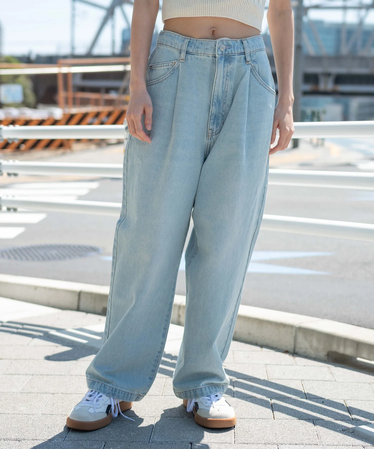 ルーズテーパードデニムパンツ - Image 21
