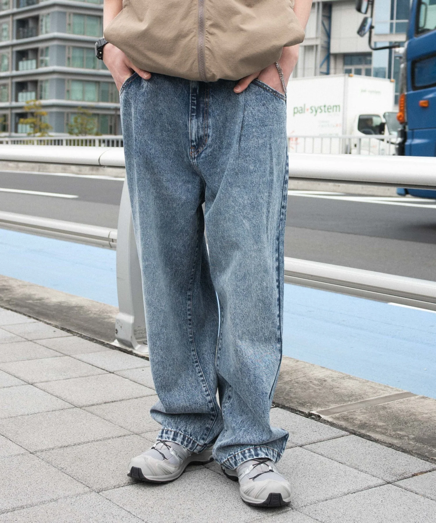 ルーズテーパードデニムパンツ - Image 26