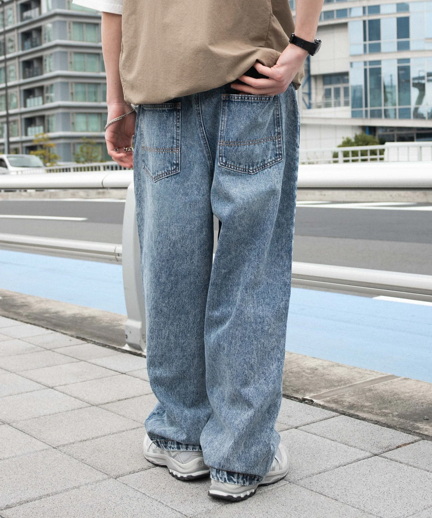 ルーズテーパードデニムパンツ - Image 28