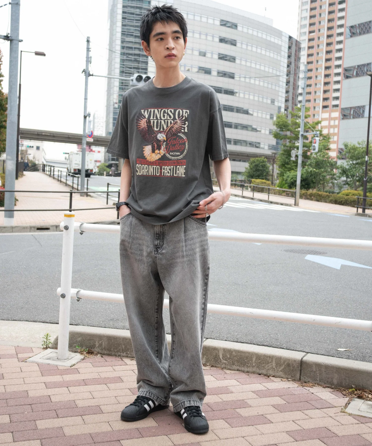 ルーズテーパードデニムパンツ - Image 9