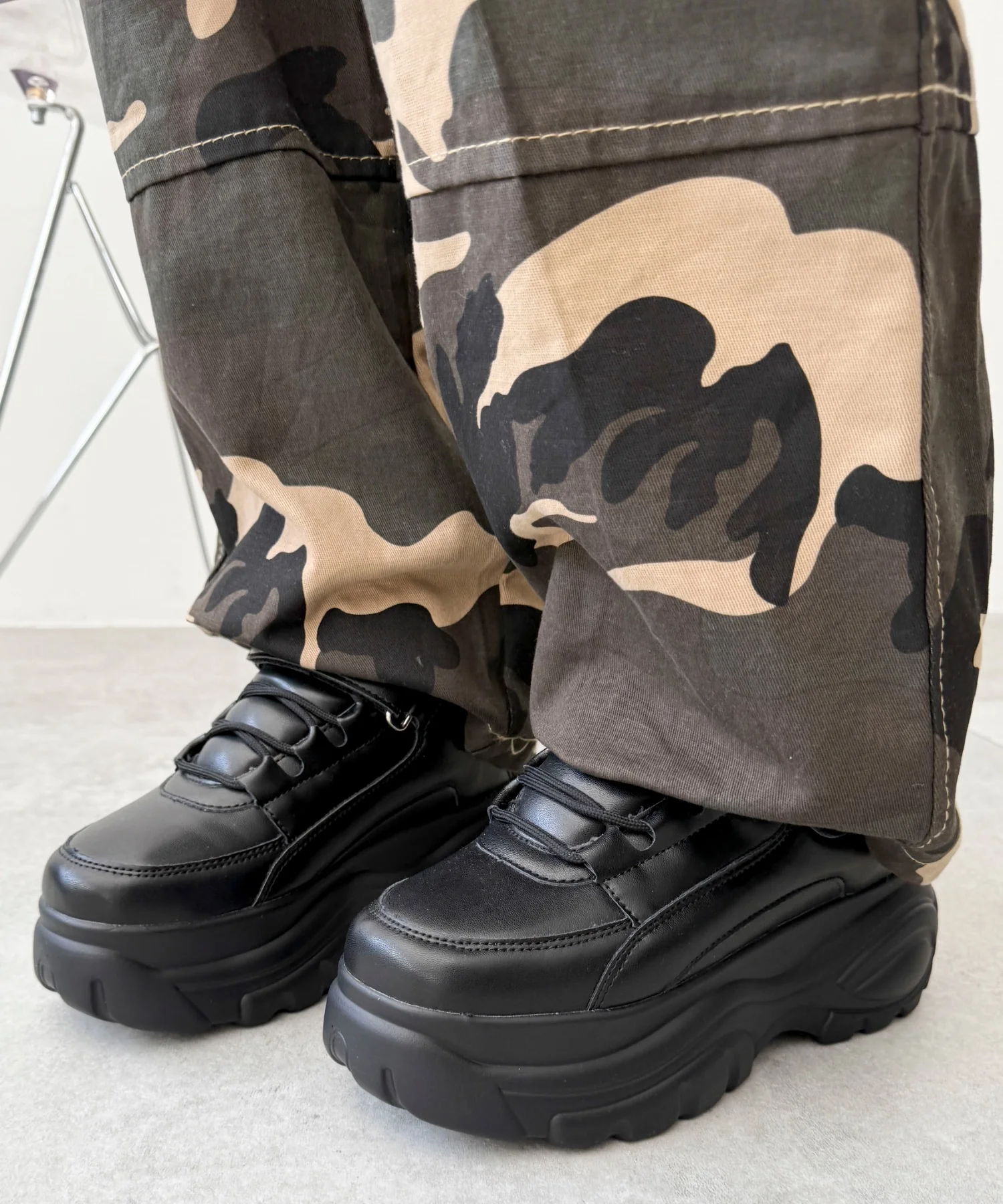 ハイカットベルト厚底スニーカー - Image 17