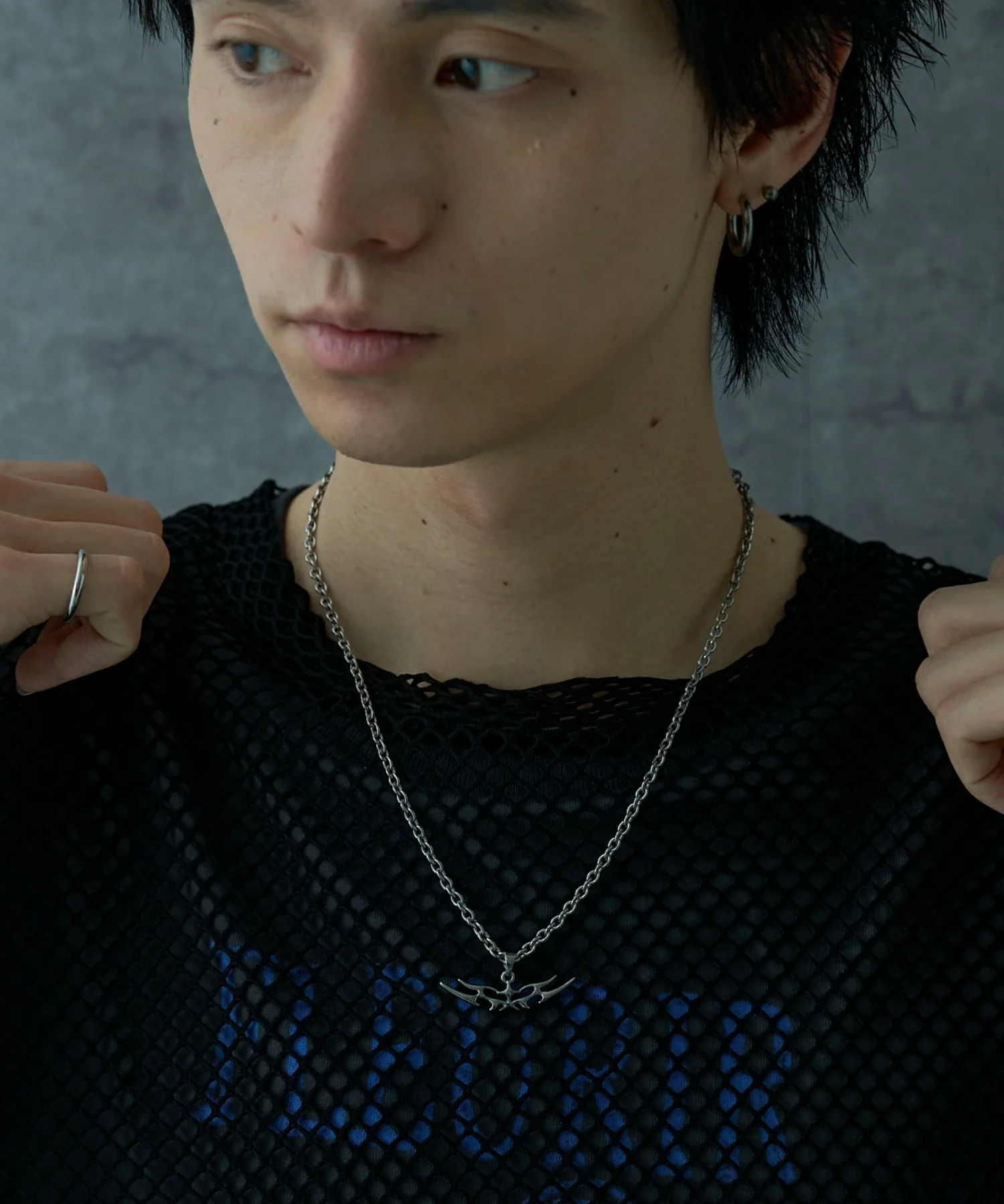 Mトライバルロゴネックレス - Image 10