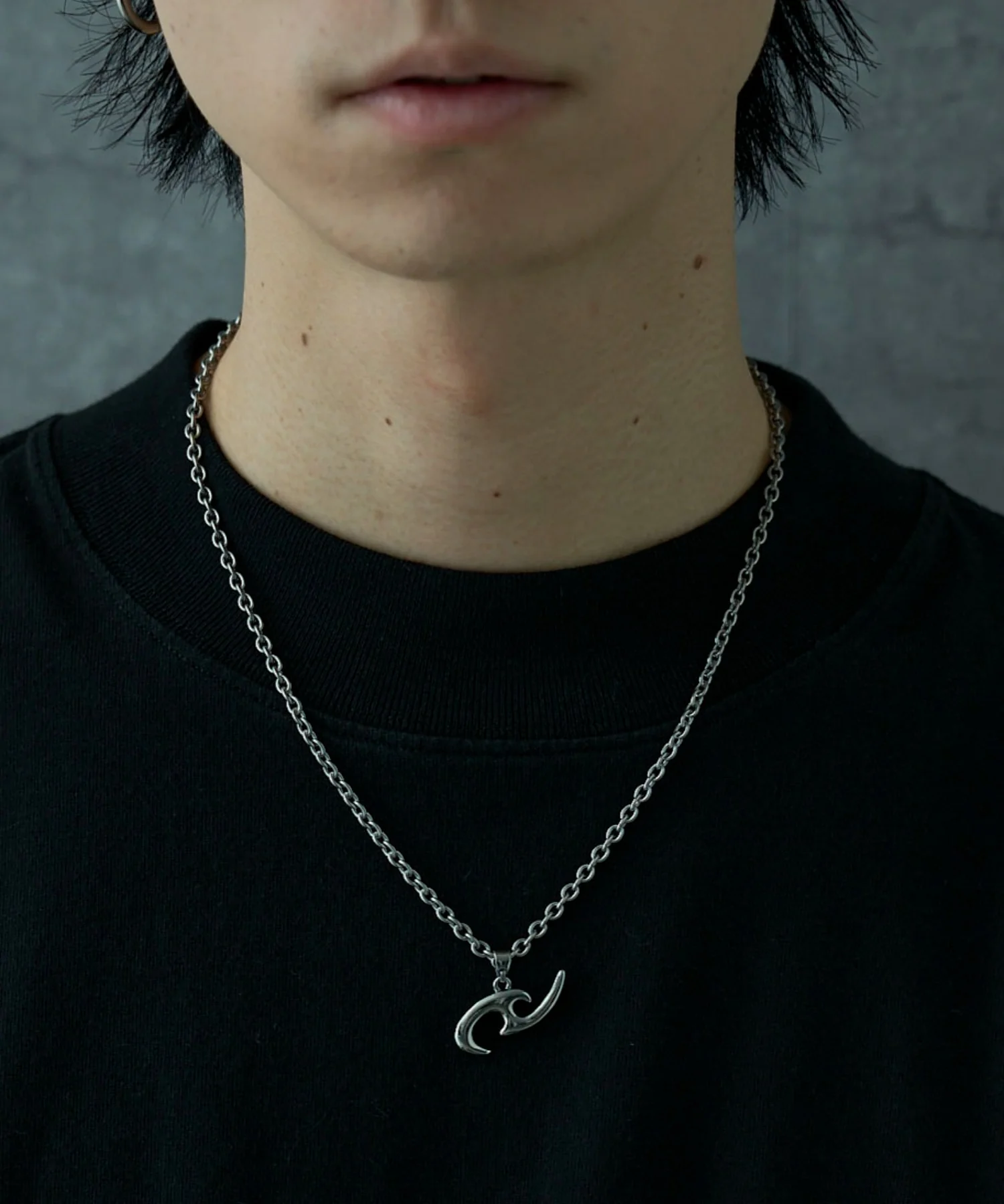 Mトライバルロゴネックレス - Image 3