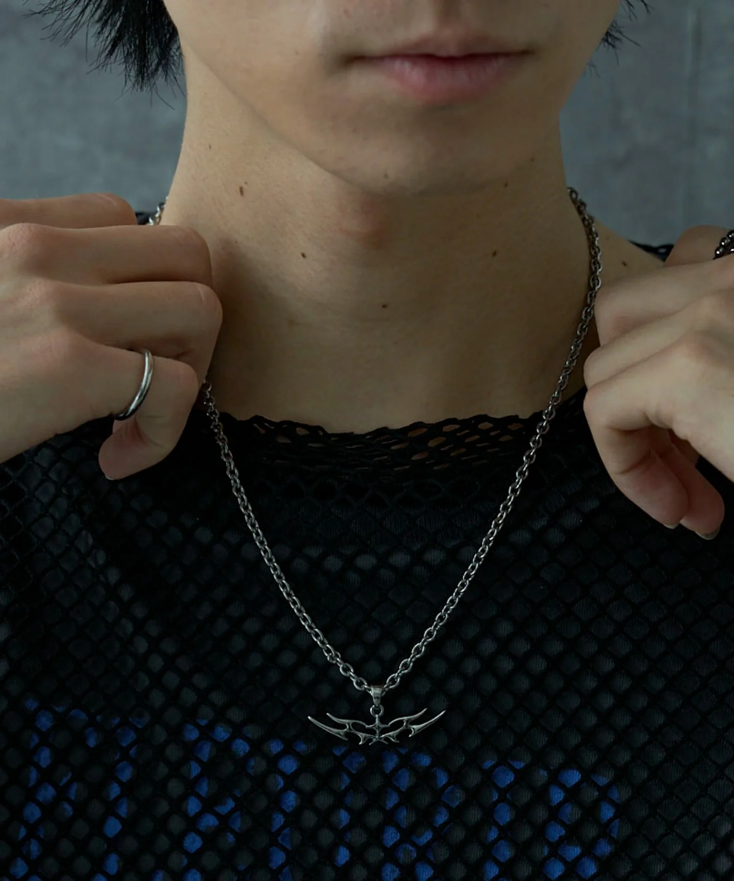 Mトライバルロゴネックレス - Image 8